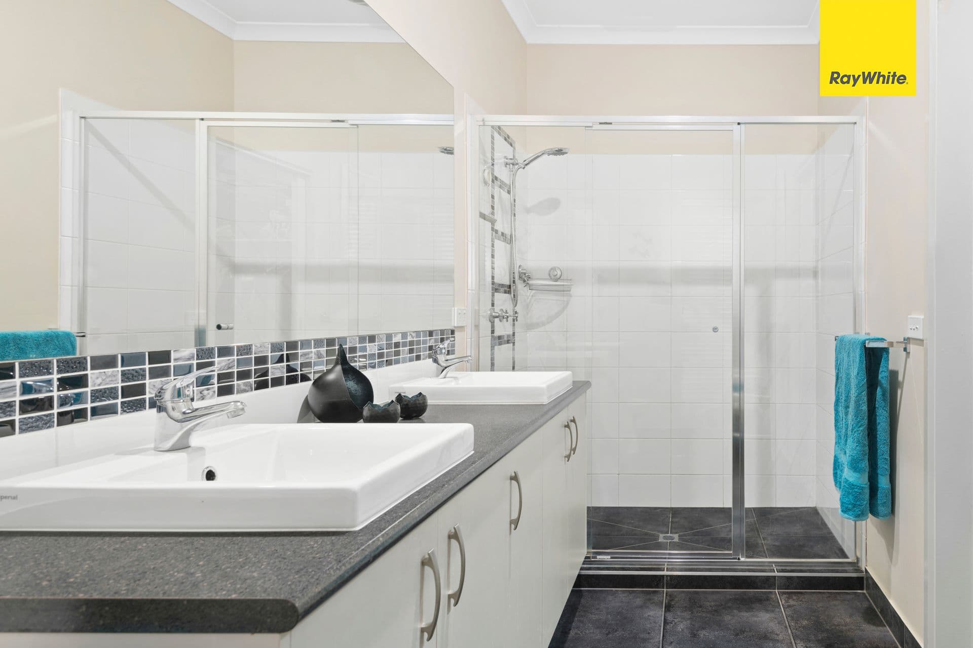 4 Tetbury Avenue, Weir Views VIC 3338, Weir Views - Thumbnail 3