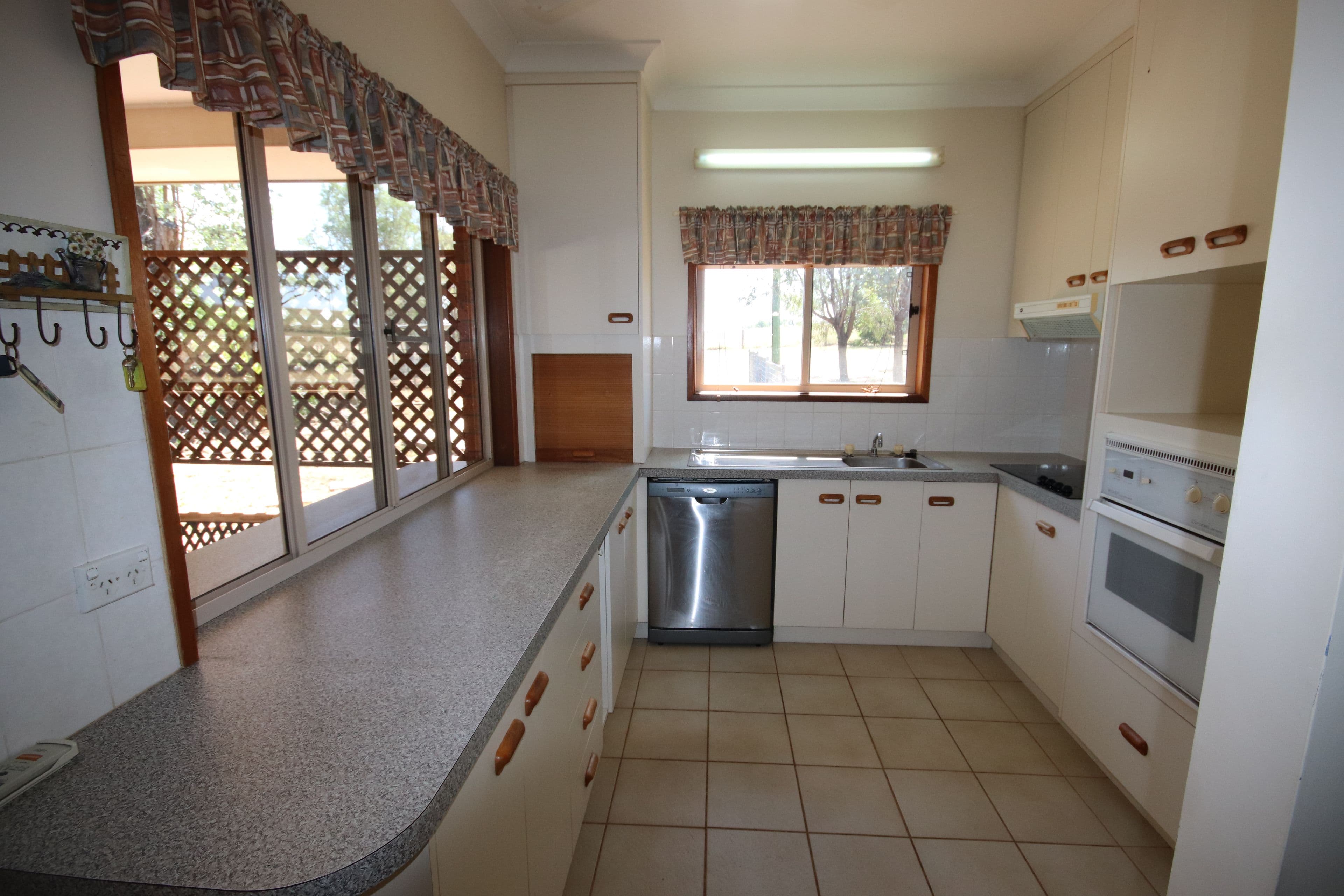 20364 Burnett Highway, Mundubbera QLD 4626, Mundubbera - Thumbnail 3