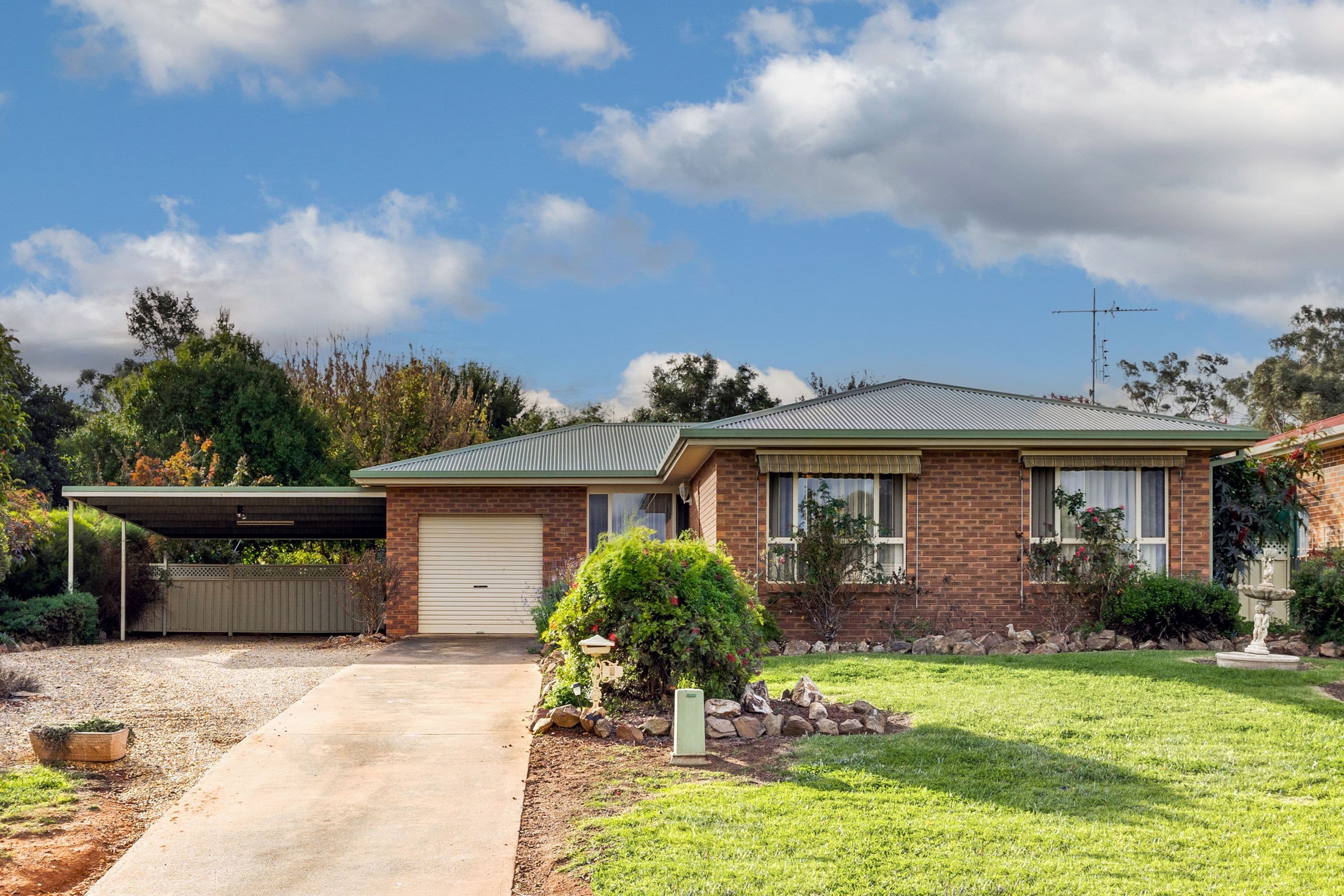 4 Kindra Crescent, Coolamon NSW 2701, Coolamon - Image 1