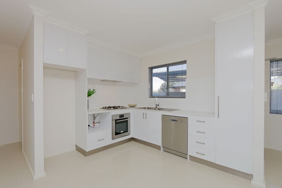 2/130 Sydenham Street, Kewdale WA 6105, Kewdale - Thumbnail 4