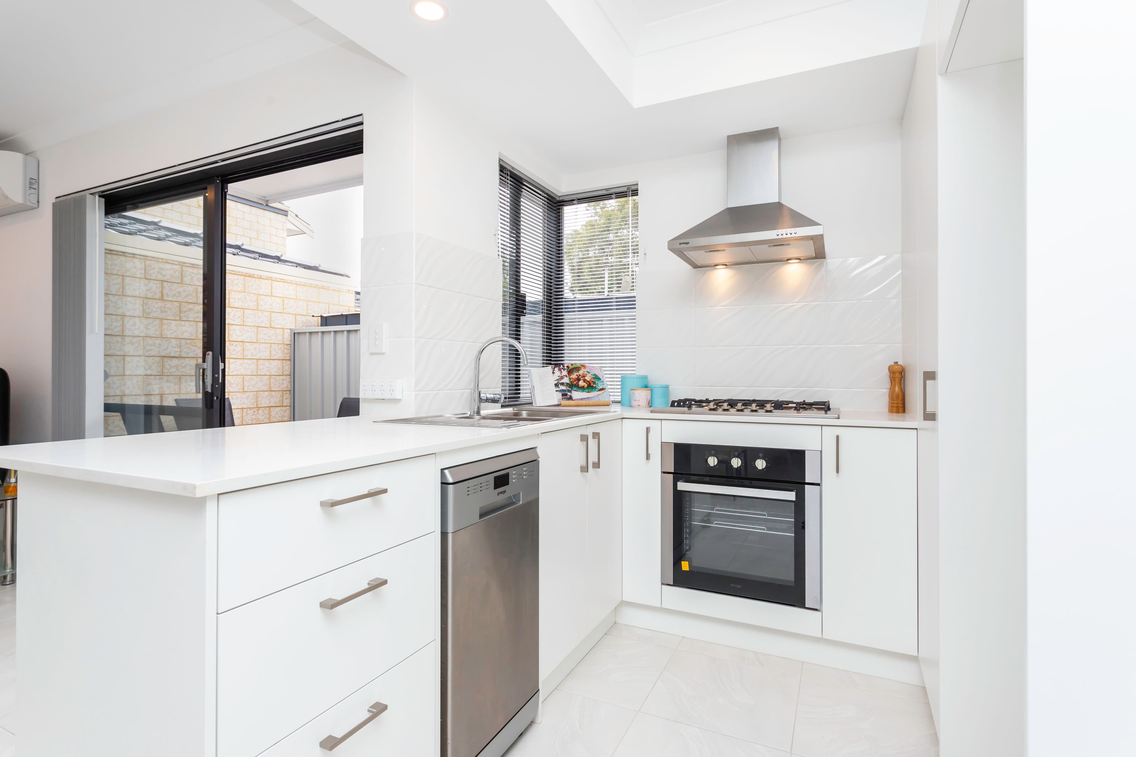 211a Holbeck Street, Doubleview WA 6018, Doubleview - Thumbnail 2