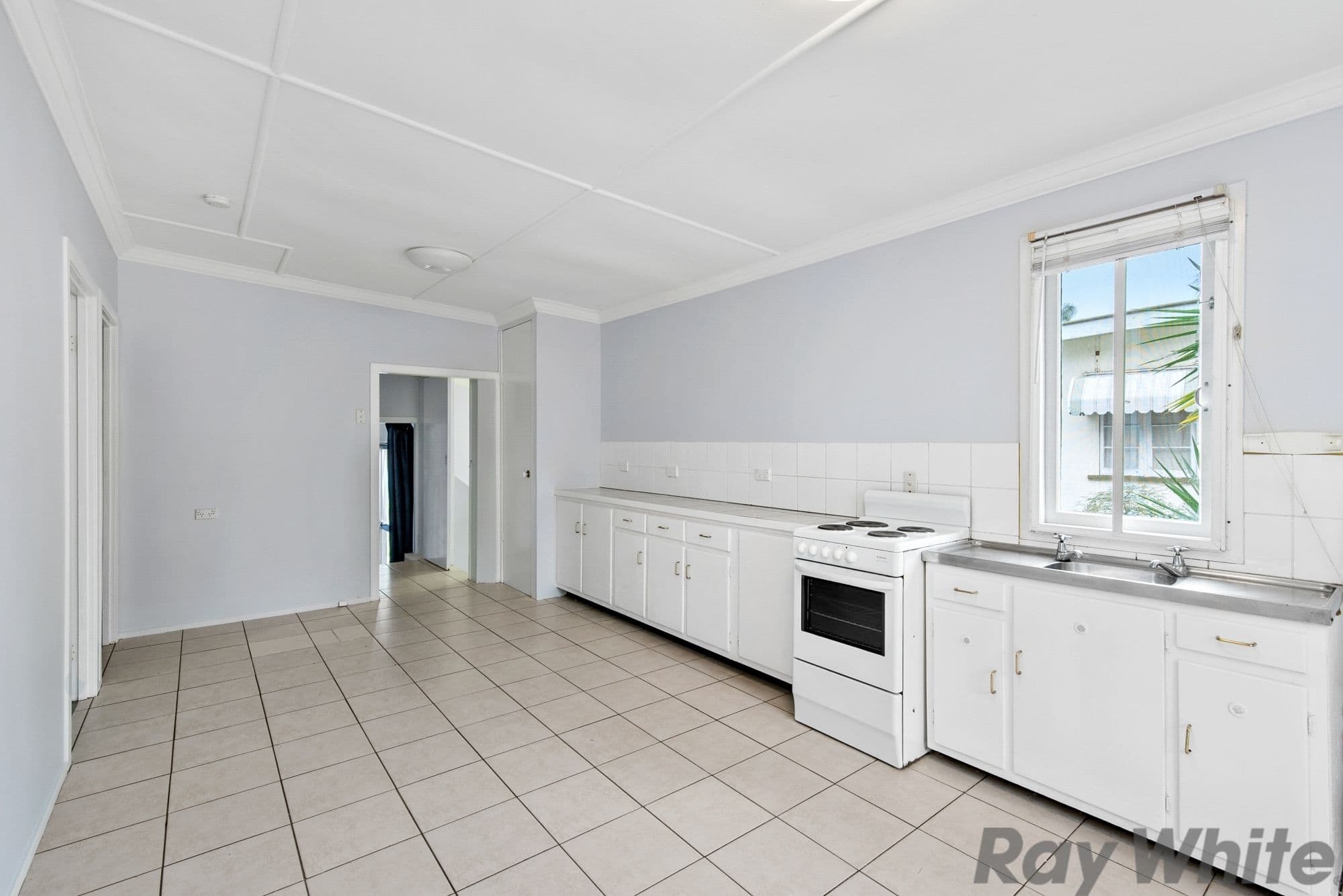 33 Endeavour Street, Deception Bay QLD 4508, Deception Bay - Thumbnail 2