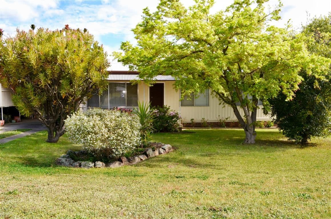 15 Colwell Street, Tumut - Image 1