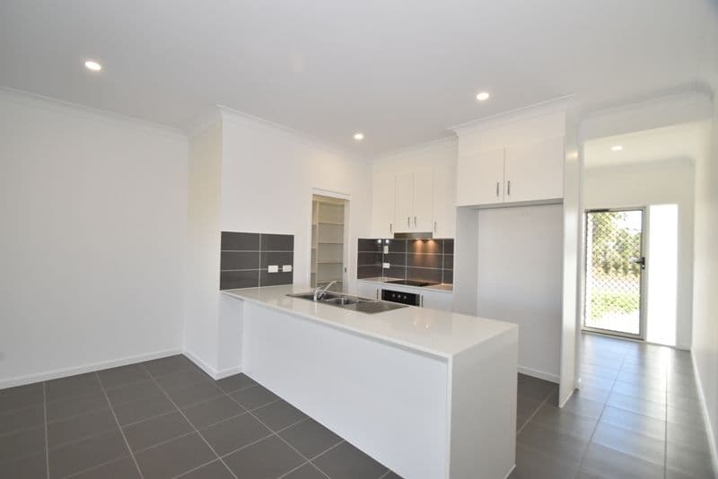 35 Harrow Street, Cambooya QLD 4358, Cambooya - Thumbnail 2