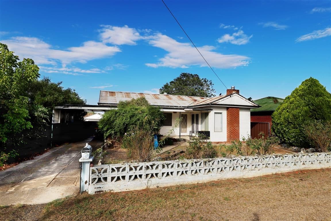 136 Simpson Street, Tumut - Image 1