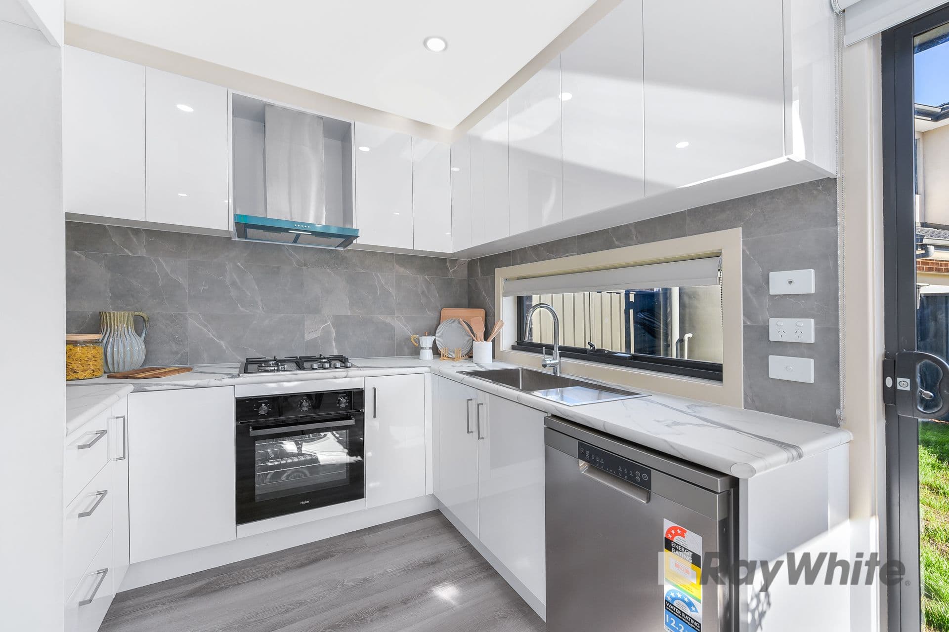 37 Fugosia Street, Doveton VIC 3177, Doveton - Thumbnail 4