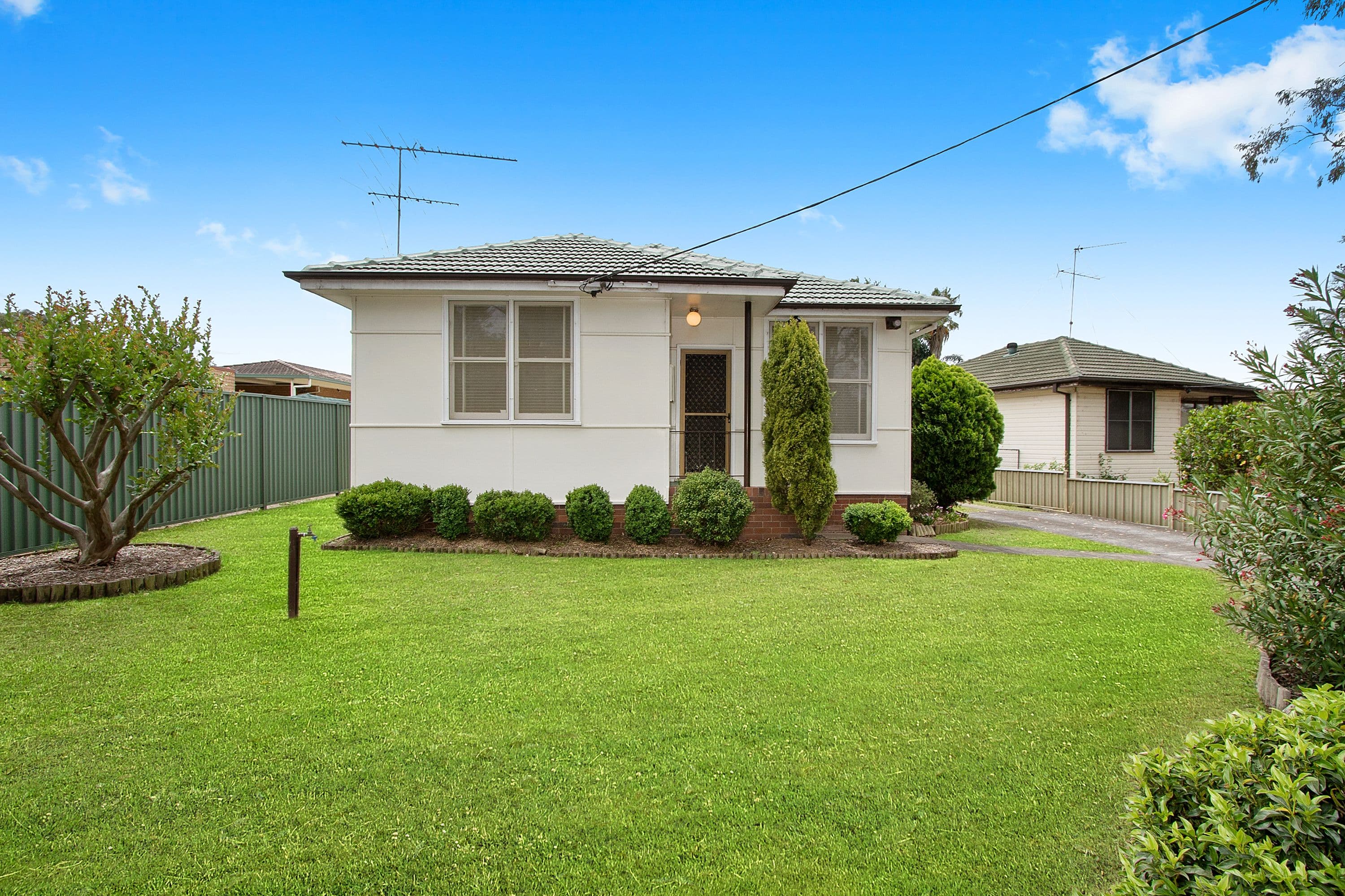 15 Cambridge Avenue, Windsor - Image 1