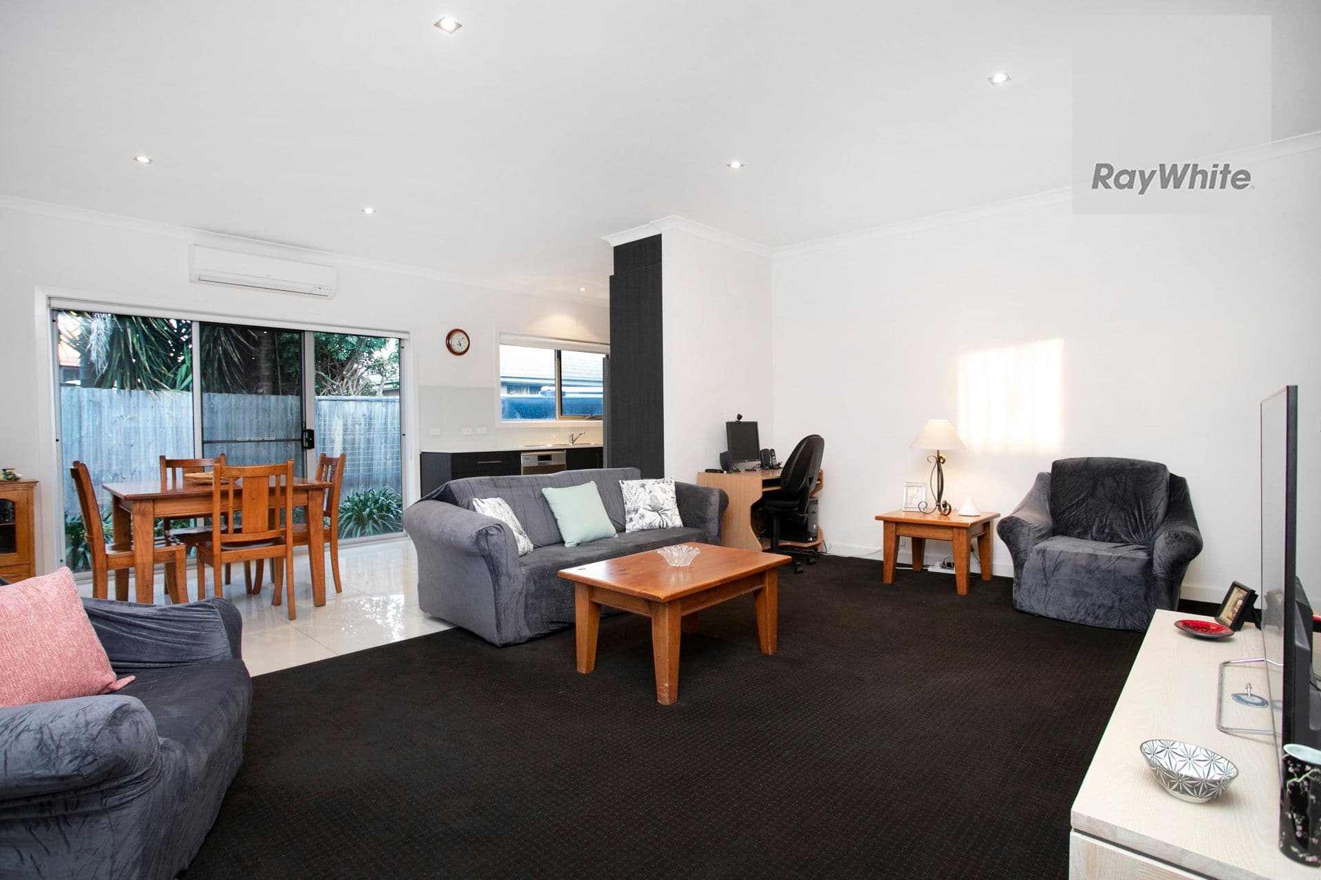 8 Birch Avenue, Tullamarine VIC 3043, Tullamarine - Thumbnail 2
