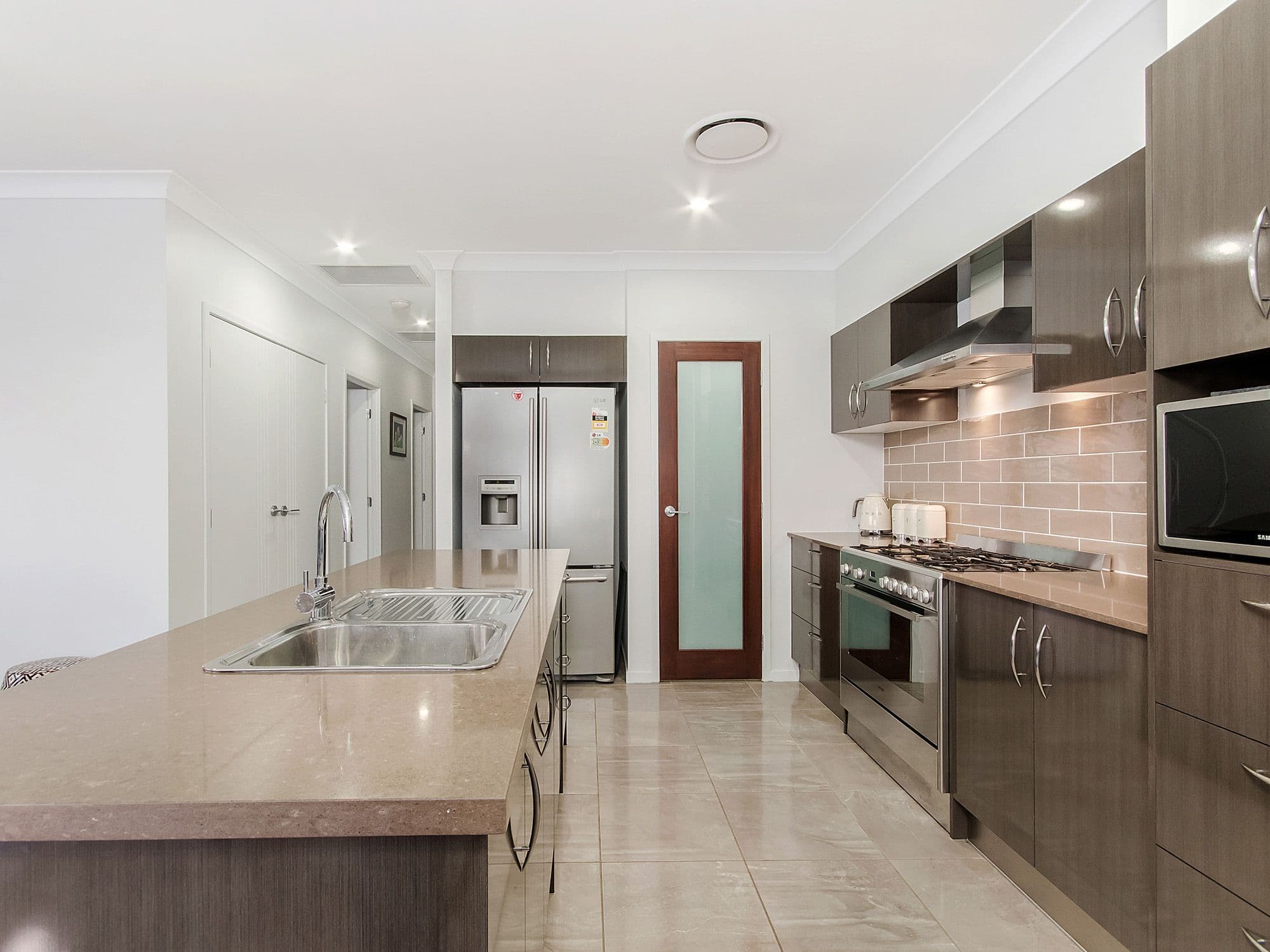 8 Springview Crescent, Maudsland QLD 4210, Maudsland - Thumbnail 6