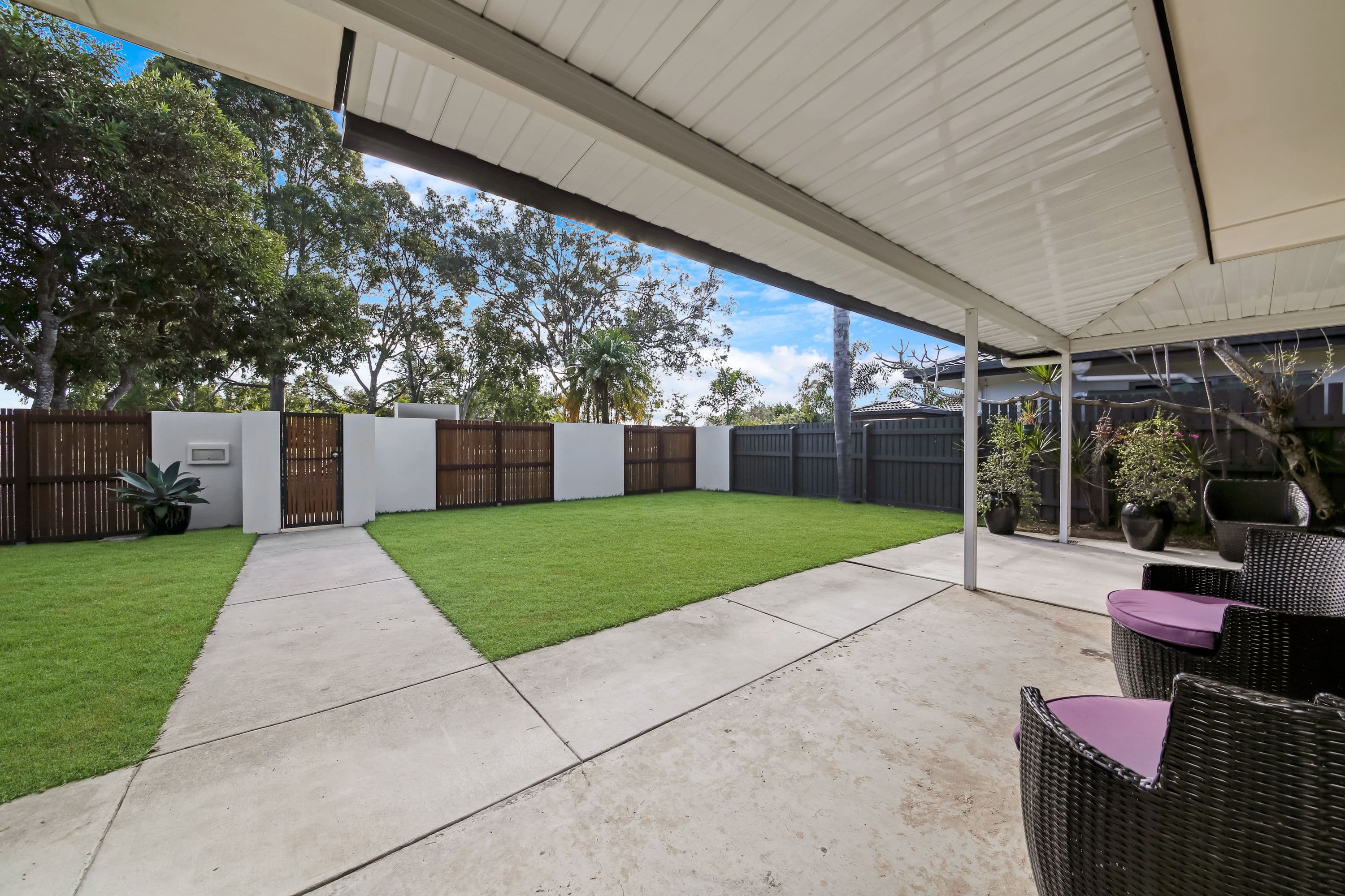 126 Acanthus Avenue, Burleigh Waters QLD 4220, Burleigh Waters - Thumbnail 4