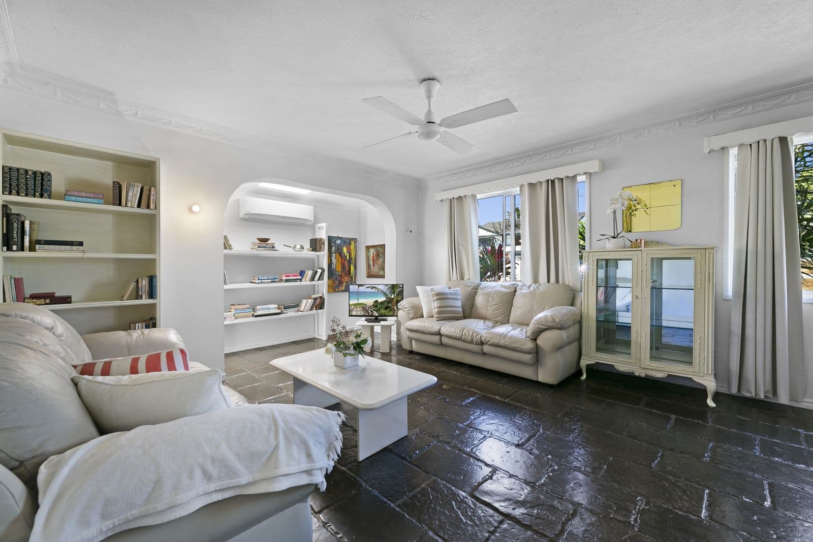 5 Raymond Avenue, Bundall QLD 4217, Bundall - Thumbnail 2