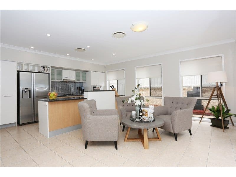 47 Greenway Circuit, Mount Ommaney QLD 4074, Mount Ommaney - Thumbnail 4