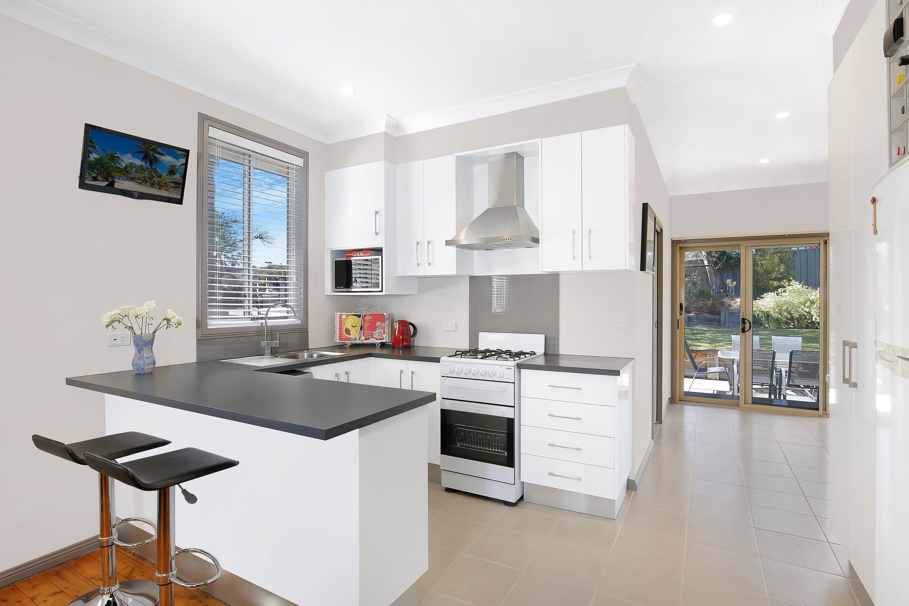 11 London Street, Berkeley - Thumbnail 2