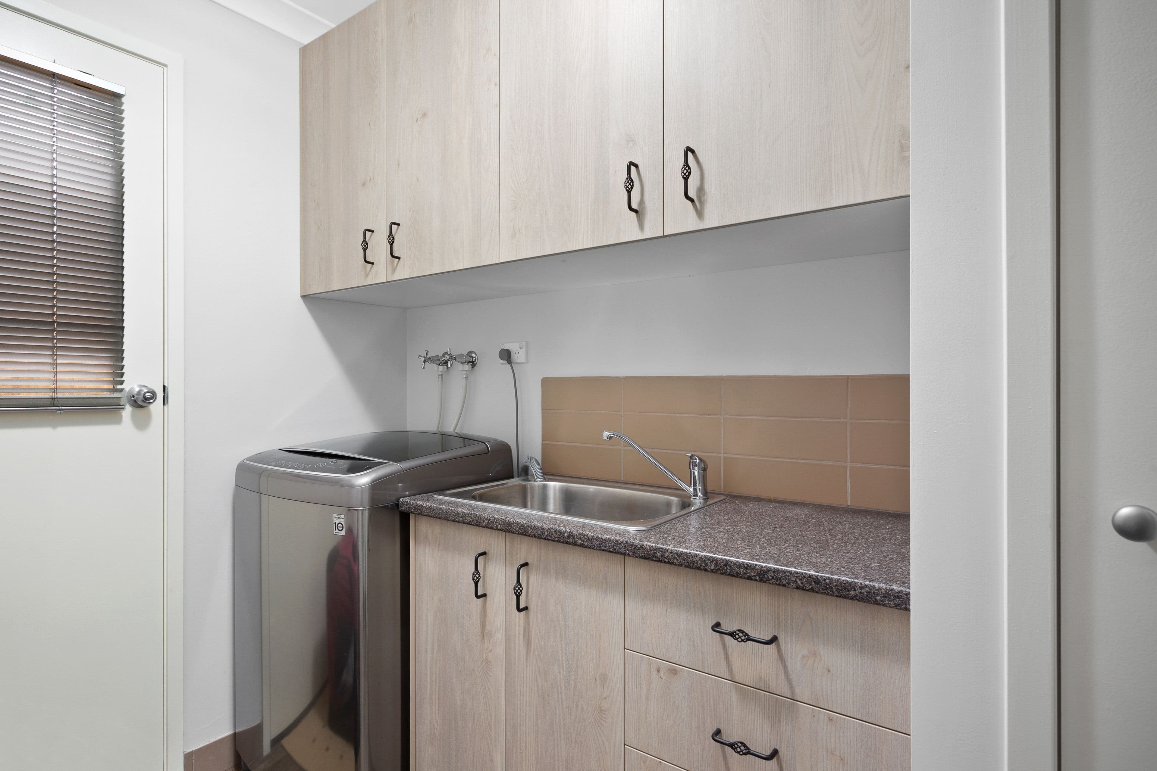 24 Queen Street, Moe VIC 3825, Moe - Thumbnail 8