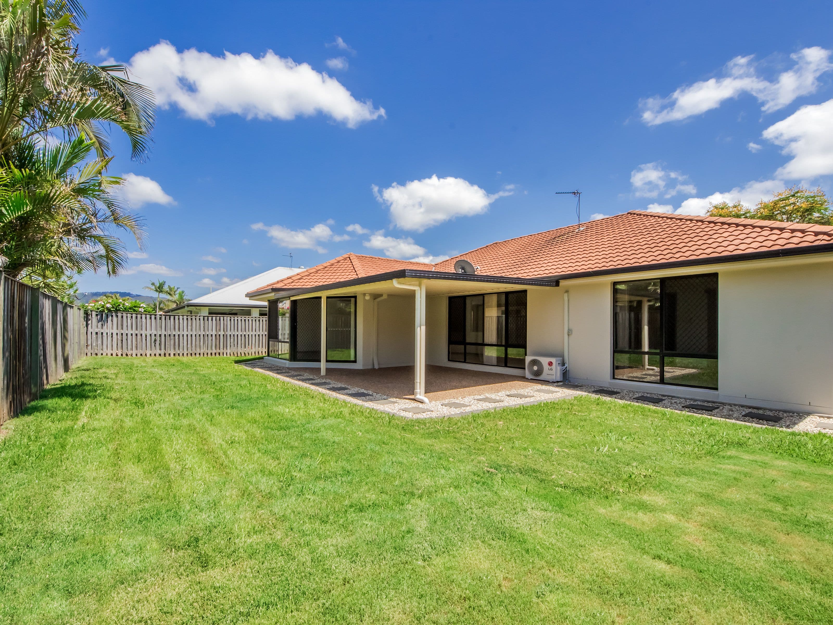 9 Essen Place, Oxenford QLD 4210, Oxenford - Thumbnail 2