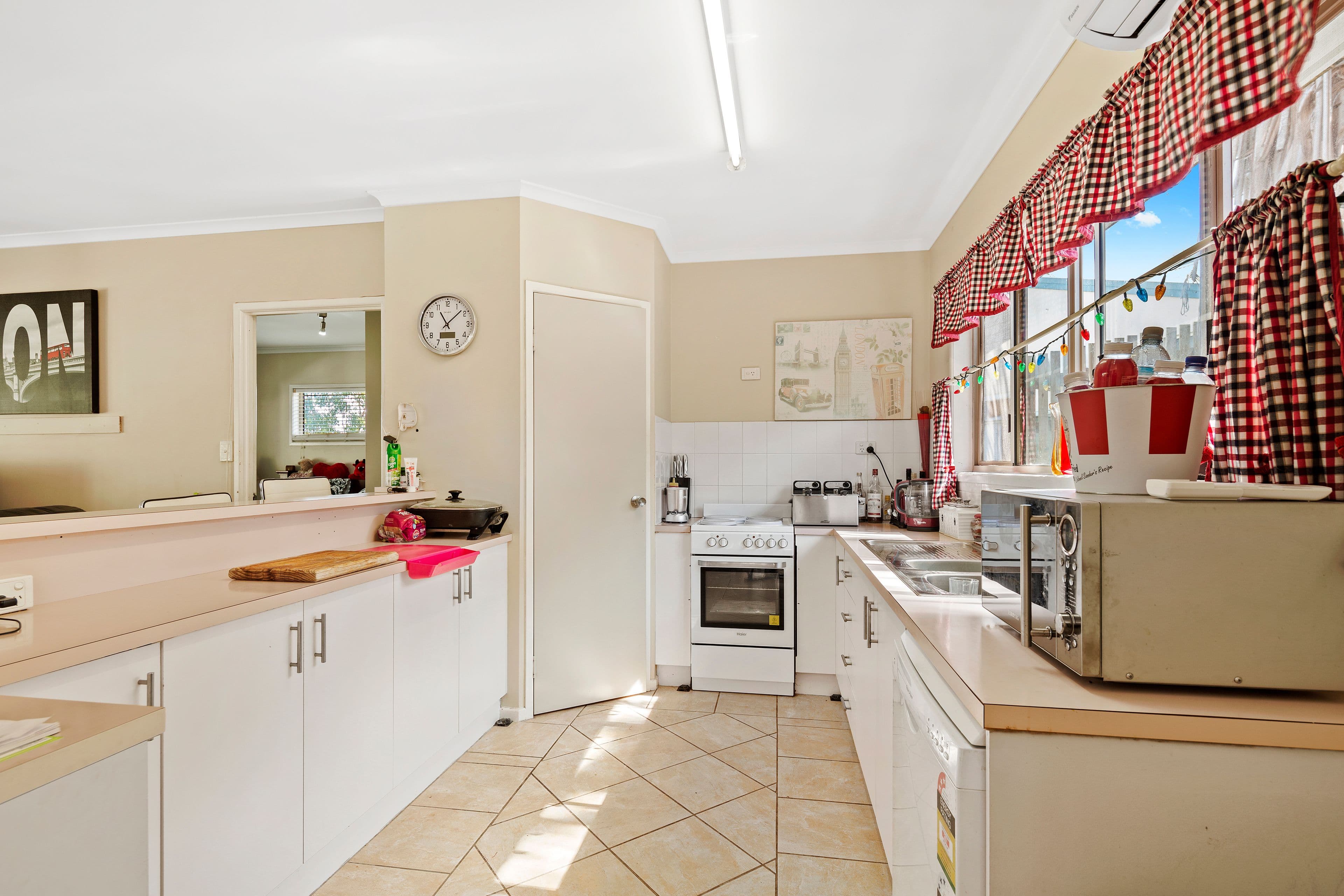 56 Country Road, Cannonvale QLD 4802, Cannonvale - Thumbnail 3
