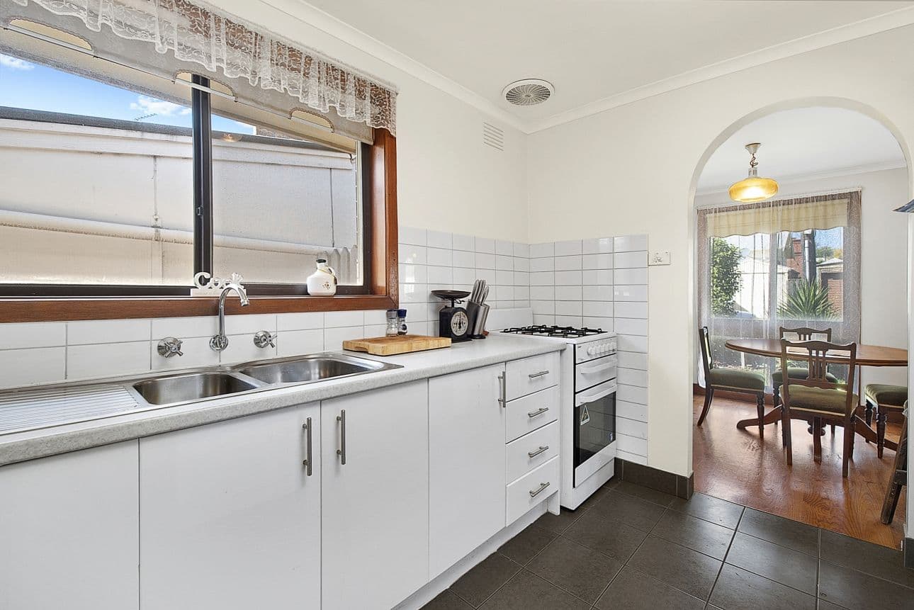8 Plunkett Street, Geelong West VIC 3218, Geelong West - Thumbnail 3