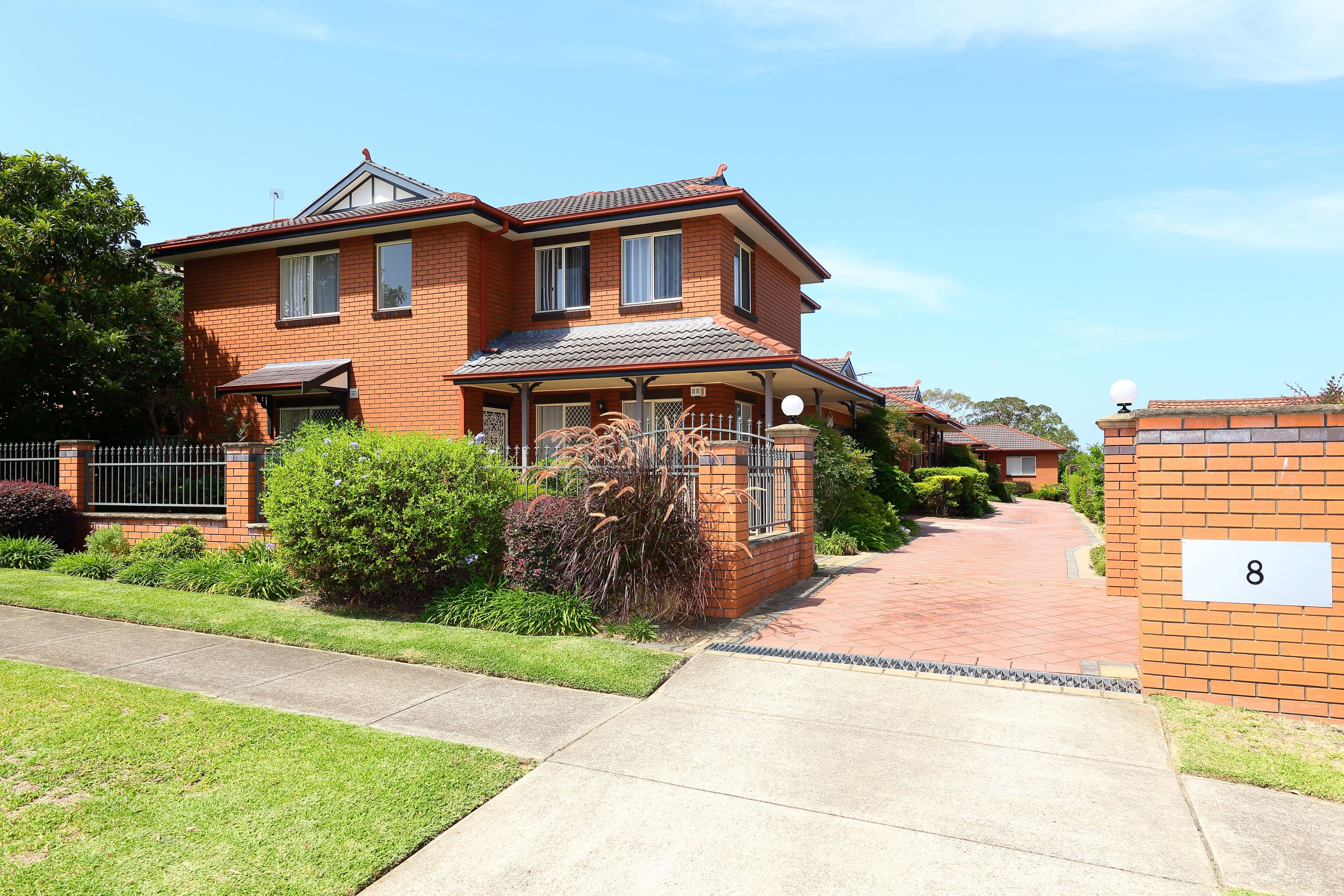 8 Louisa Street, Oatley NSW 2223, Oatley - Thumbnail 2