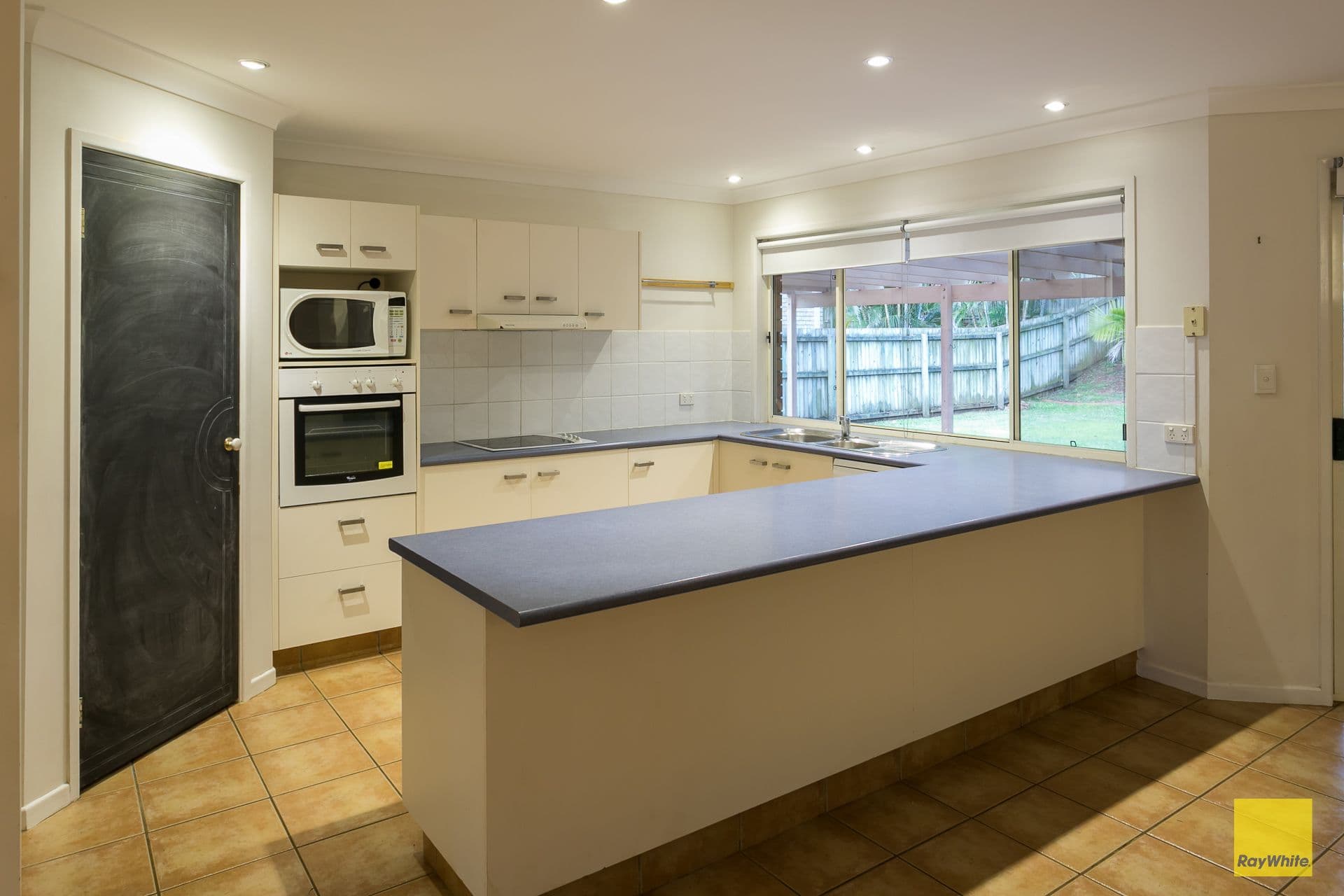 10 Westburn Court, Redland Bay QLD 4165, Redland Bay - Thumbnail 2