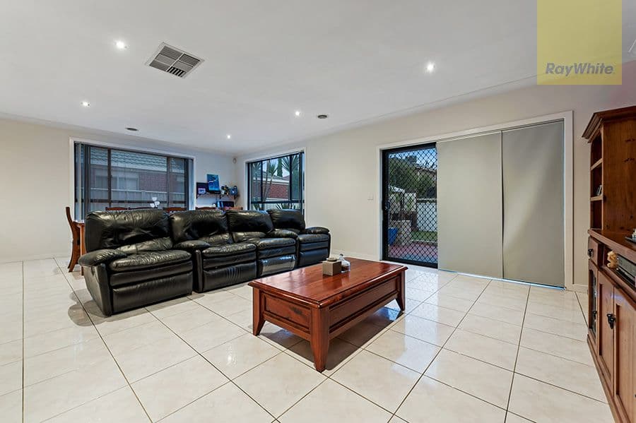 8 Mosman Way, Craigieburn VIC 3064, Craigieburn - Thumbnail 6