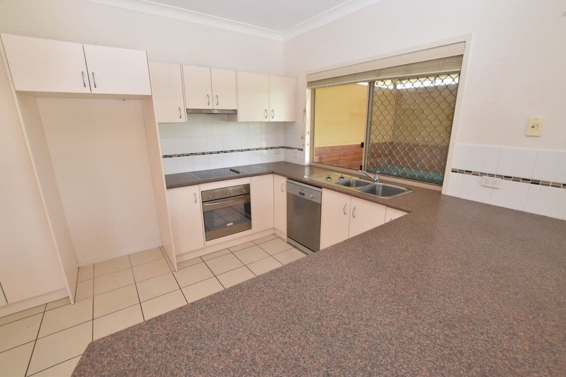 7 Observatory Place, New Auckland QLD 4680, New Auckland - Thumbnail 3