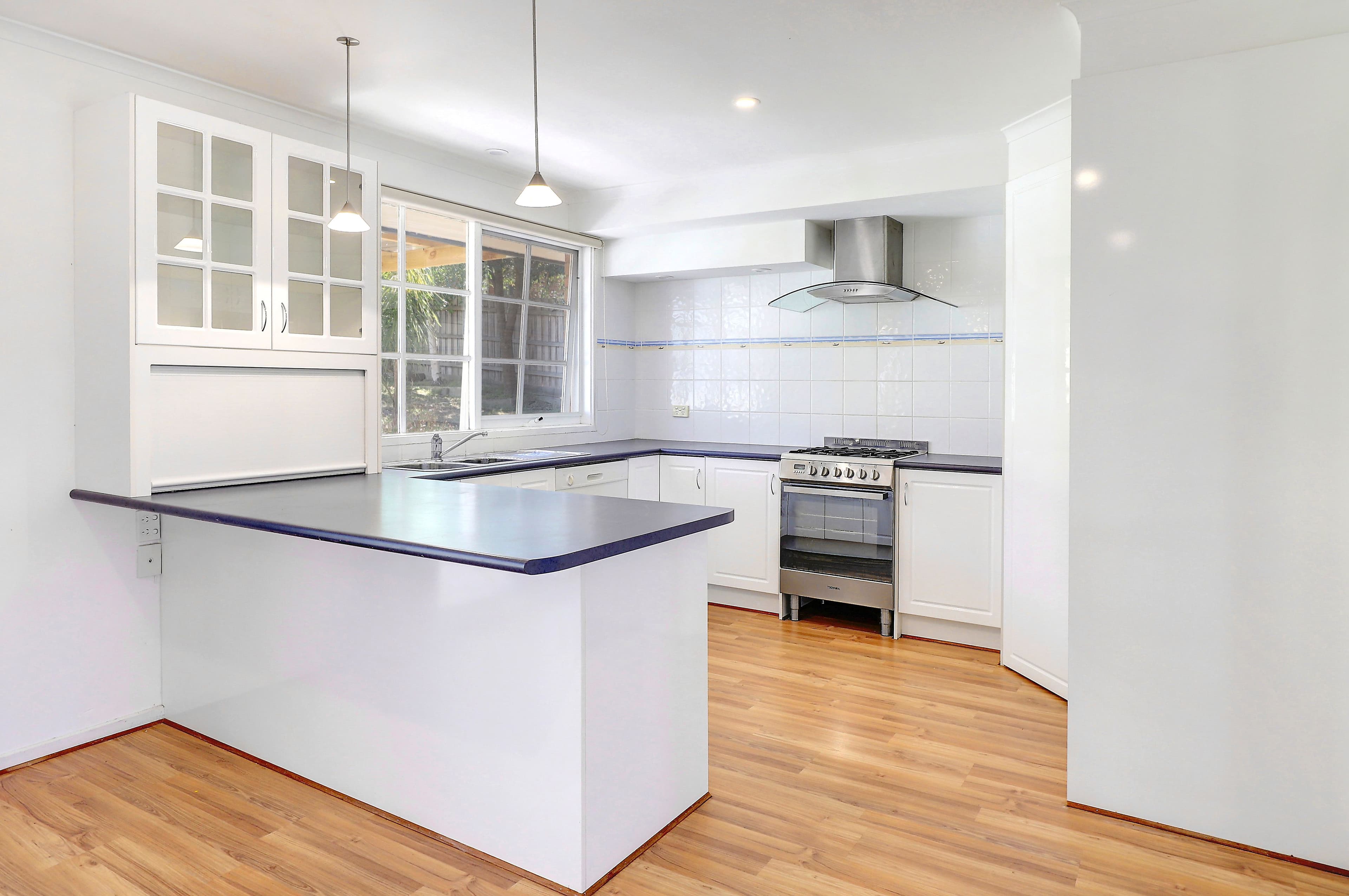 16 Warrain Avenue, Rosebud VIC 3939, Rosebud - Thumbnail 2