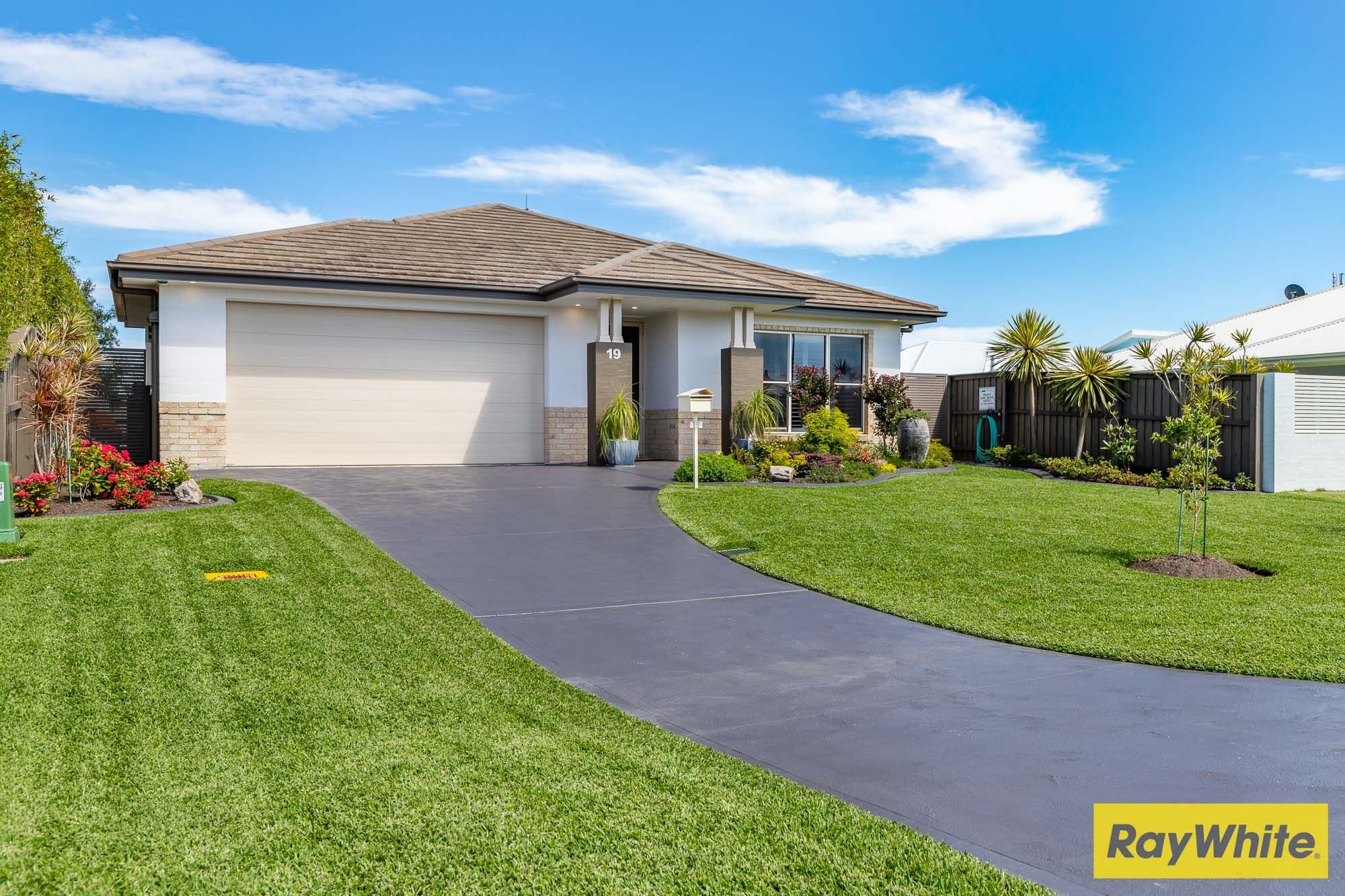 19 Bagarin Avenue, Tomakin NSW 2537, Tomakin - Image 1
