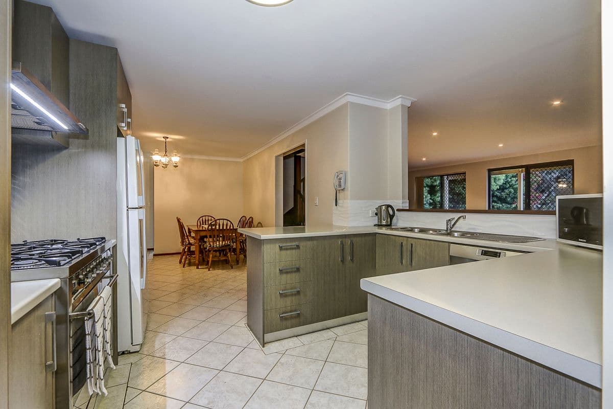 18 Abingdon Road, Swan View WA 6056, Swan View - Thumbnail 4
