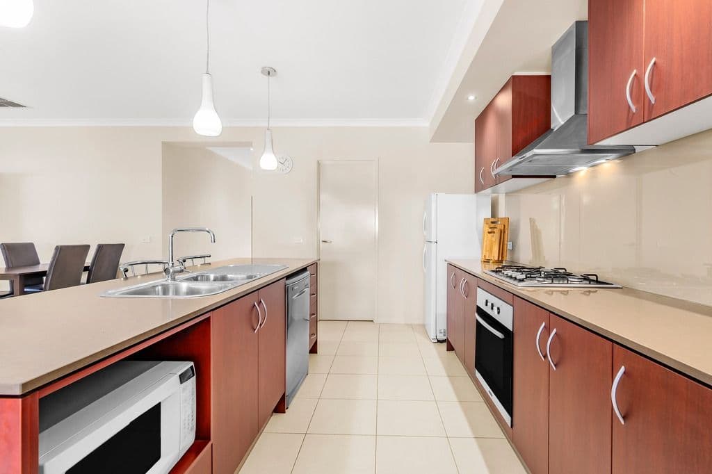 16 Kiora Avenue, Doreen VIC 3754, Doreen - Thumbnail 2