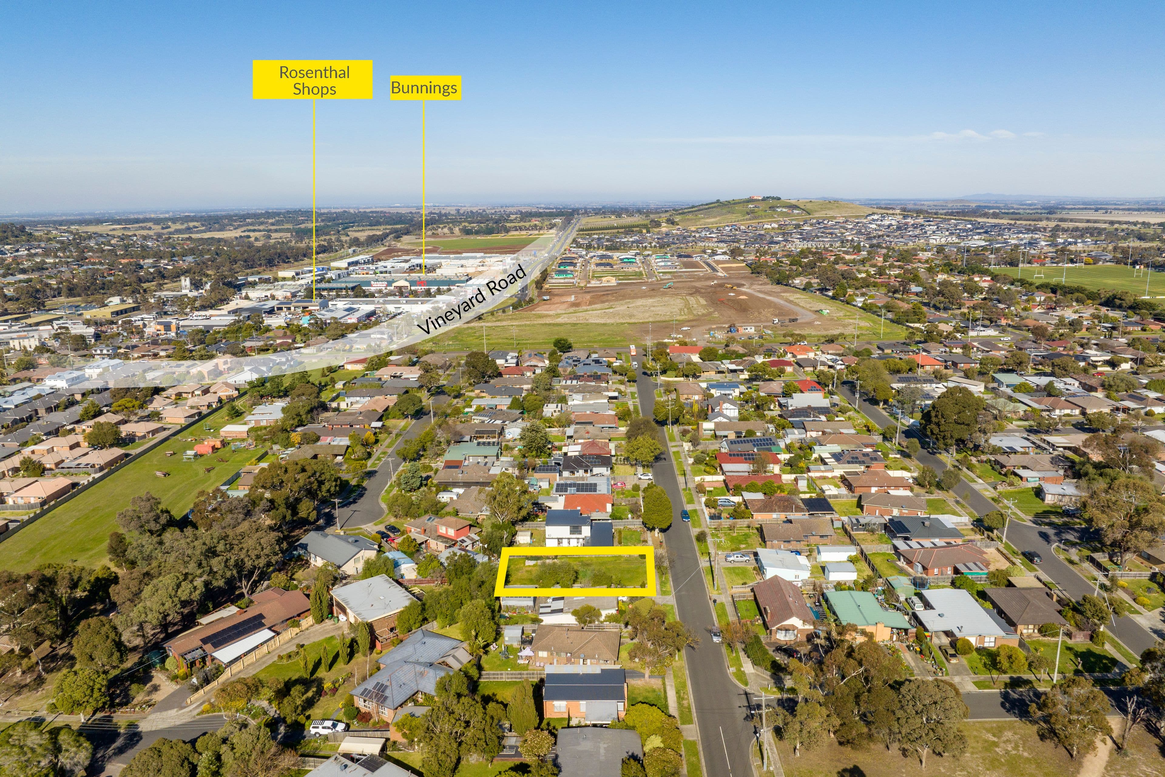 17 Lawson Street, Sunbury VIC 3429, Sunbury - Thumbnail 2