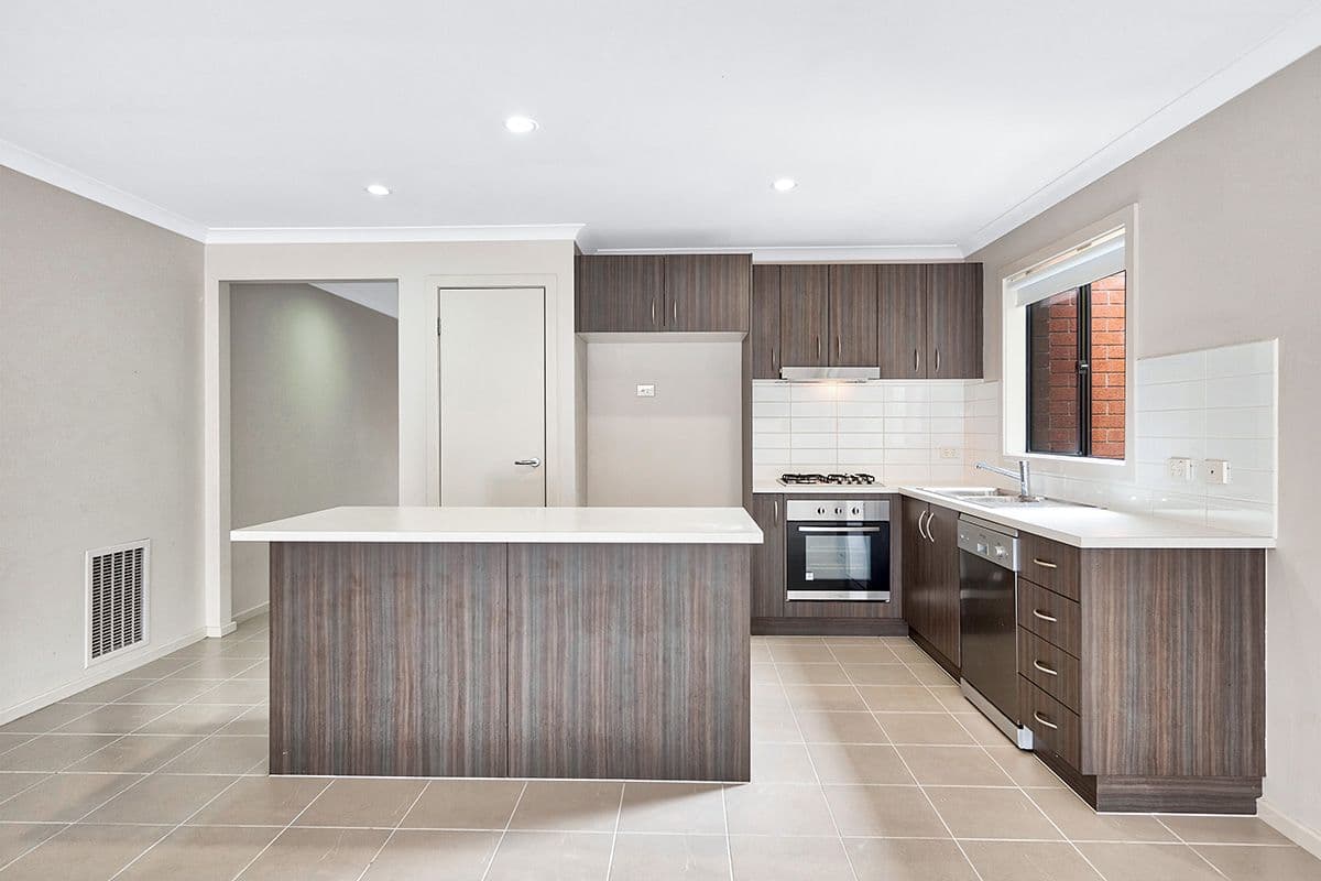 19 Markbeech Crescent, Officer VIC 3809, Officer - Thumbnail 4
