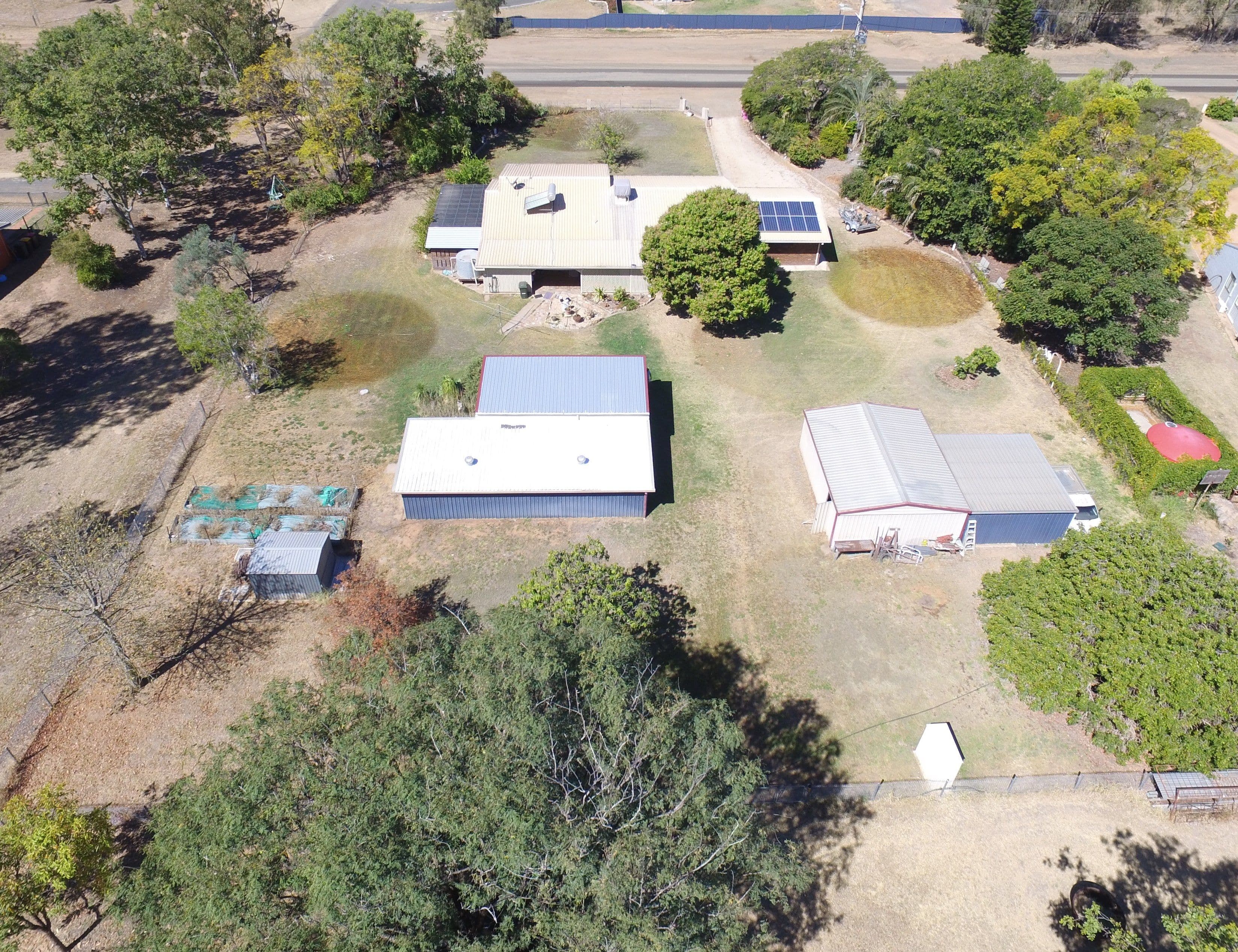 35 Tourmaline Road, Emerald QLD 4720, Emerald - Thumbnail 2