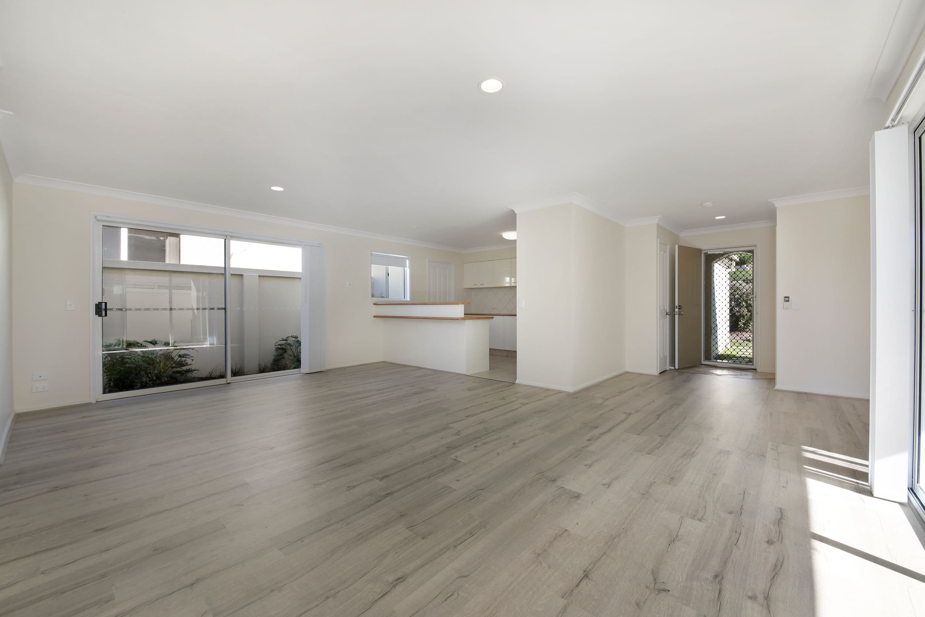 31 Langport Parade, Mudgeeraba QLD 4213, Mudgeeraba - Thumbnail 2