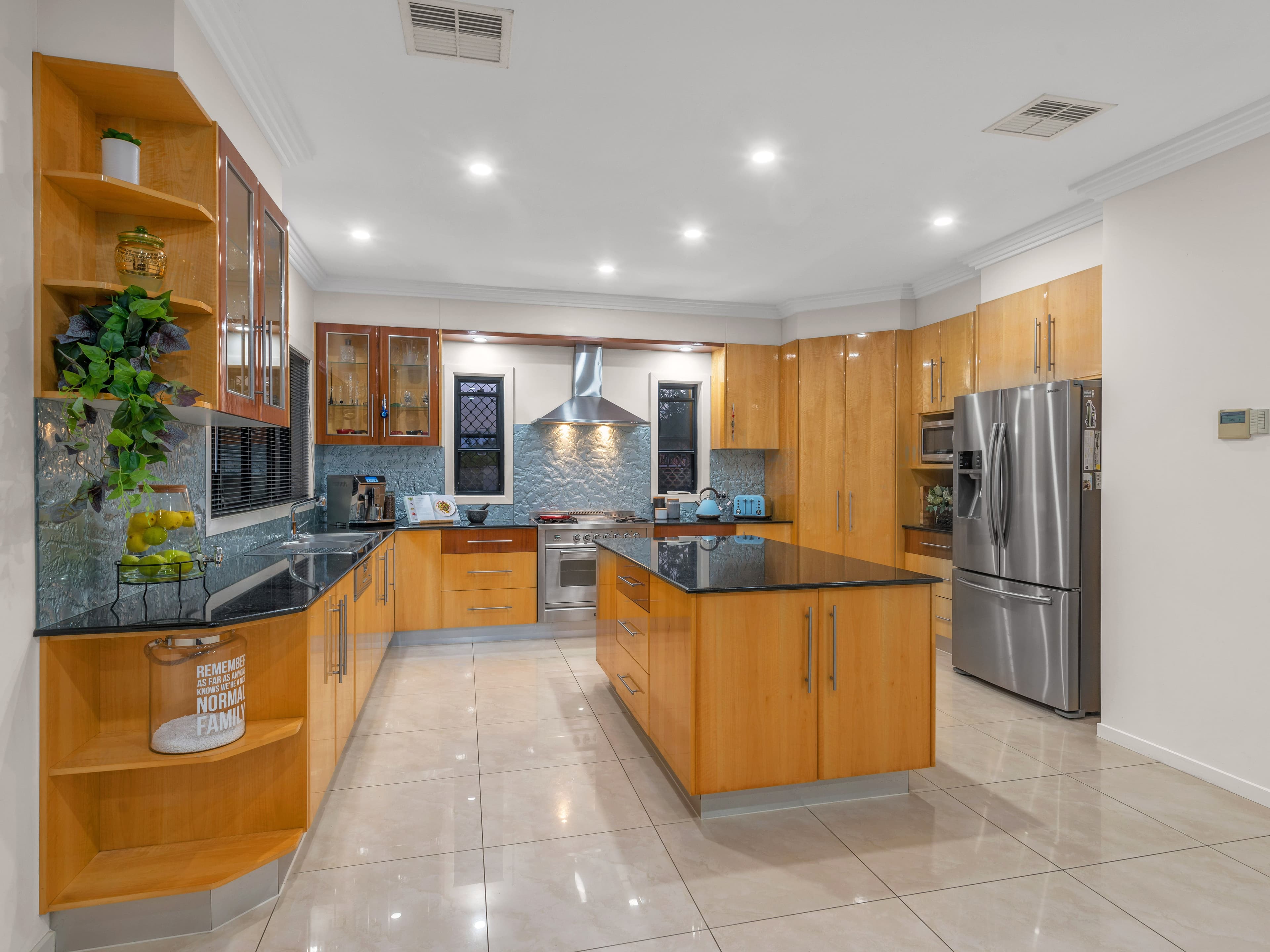 10 Monserrat Street, Chermside QLD 4032, Chermside - Thumbnail 5