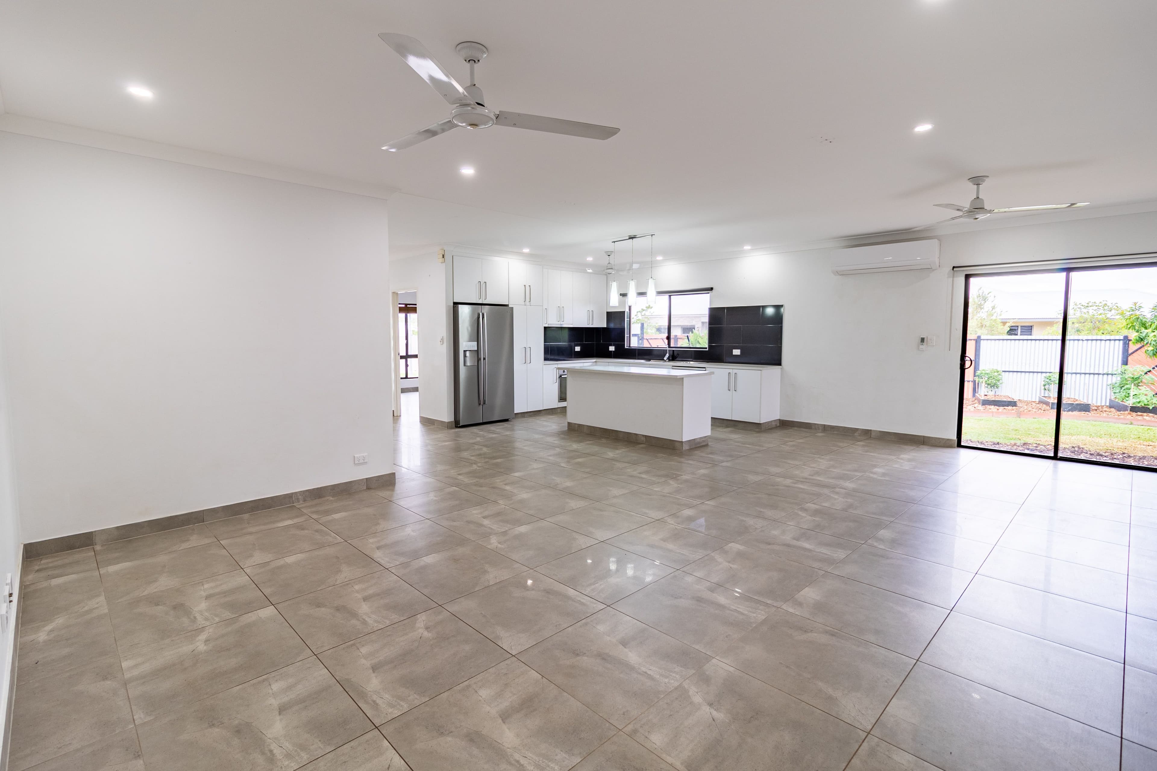 6 Warbird Street, Zuccoli NT 0832, Zuccoli - Thumbnail 2