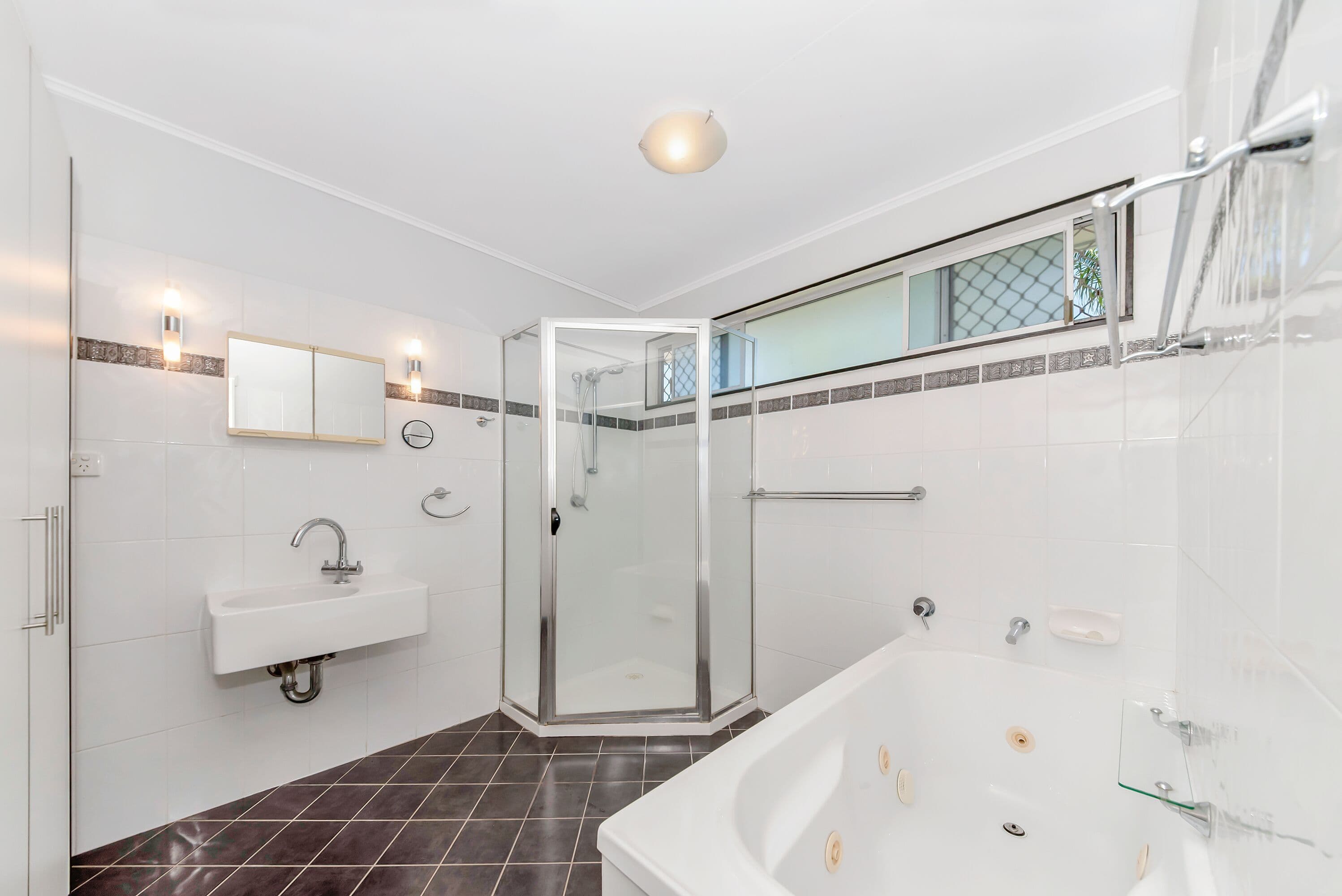38 Tamarind Street, Kirwan QLD 4817, Kirwan - Thumbnail 3