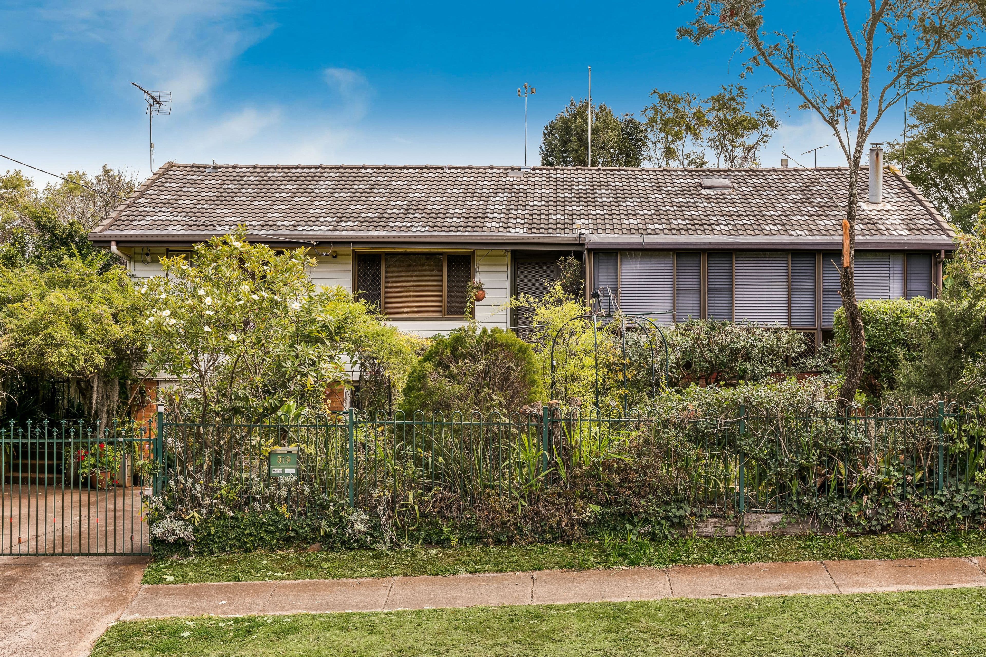 319 Tor Street, Wilsonton QLD 4350, Wilsonton - Image 1