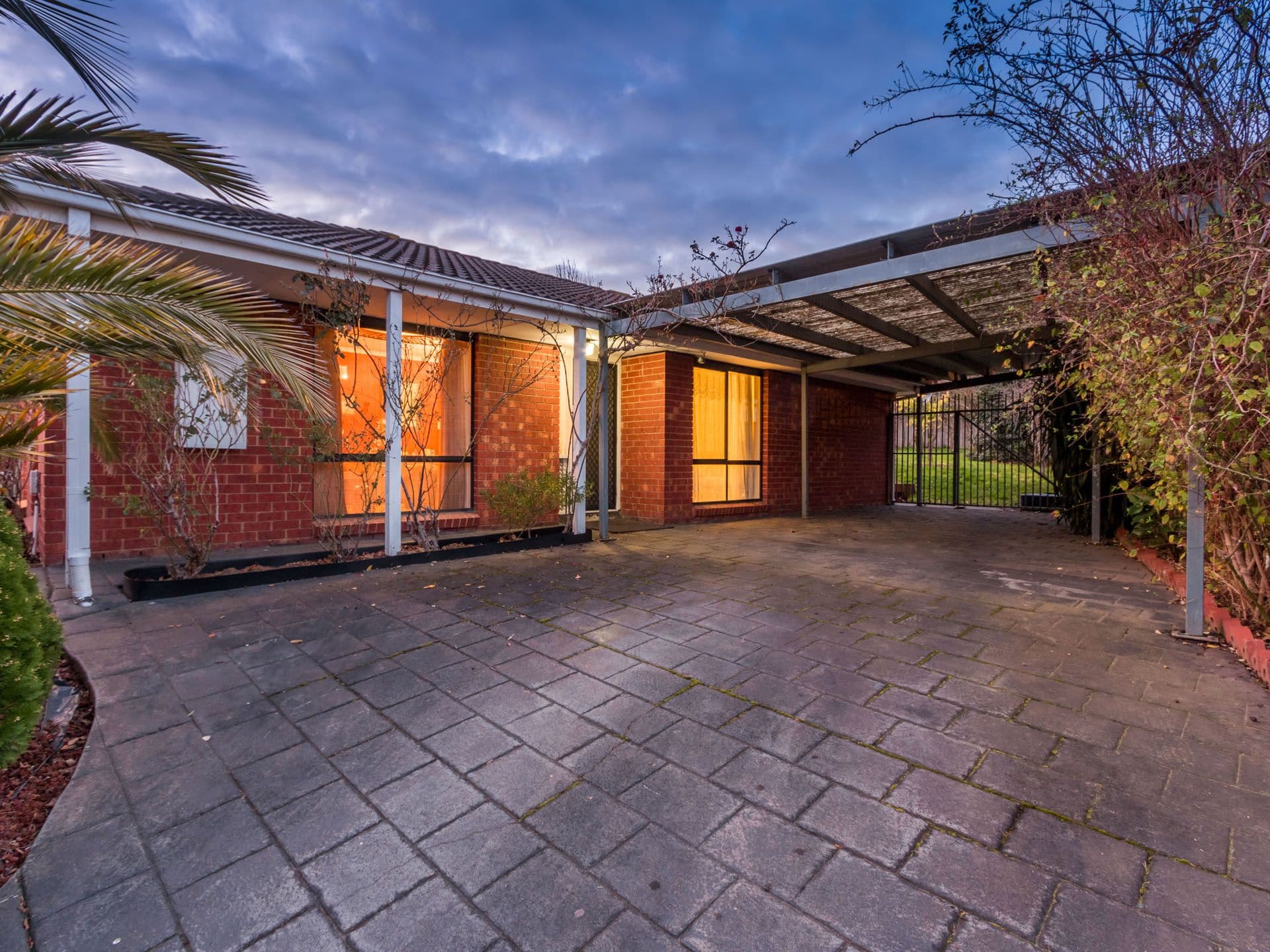 18 Temby Close, Endeavour Hills VIC 3802, Endeavour Hills - Thumbnail 2