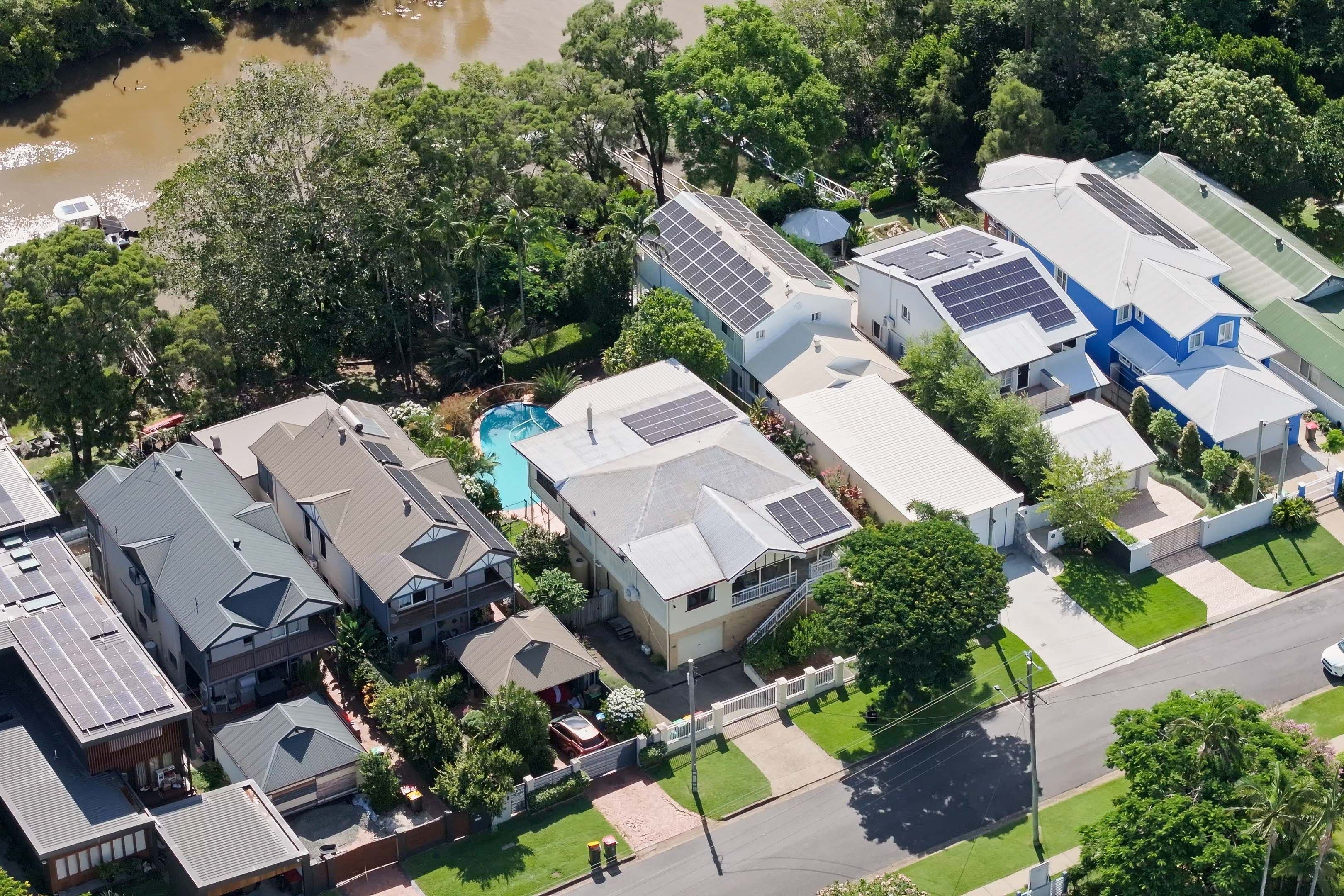 15 Vivian Street, Tennyson QLD 4105, Tennyson - Thumbnail 2