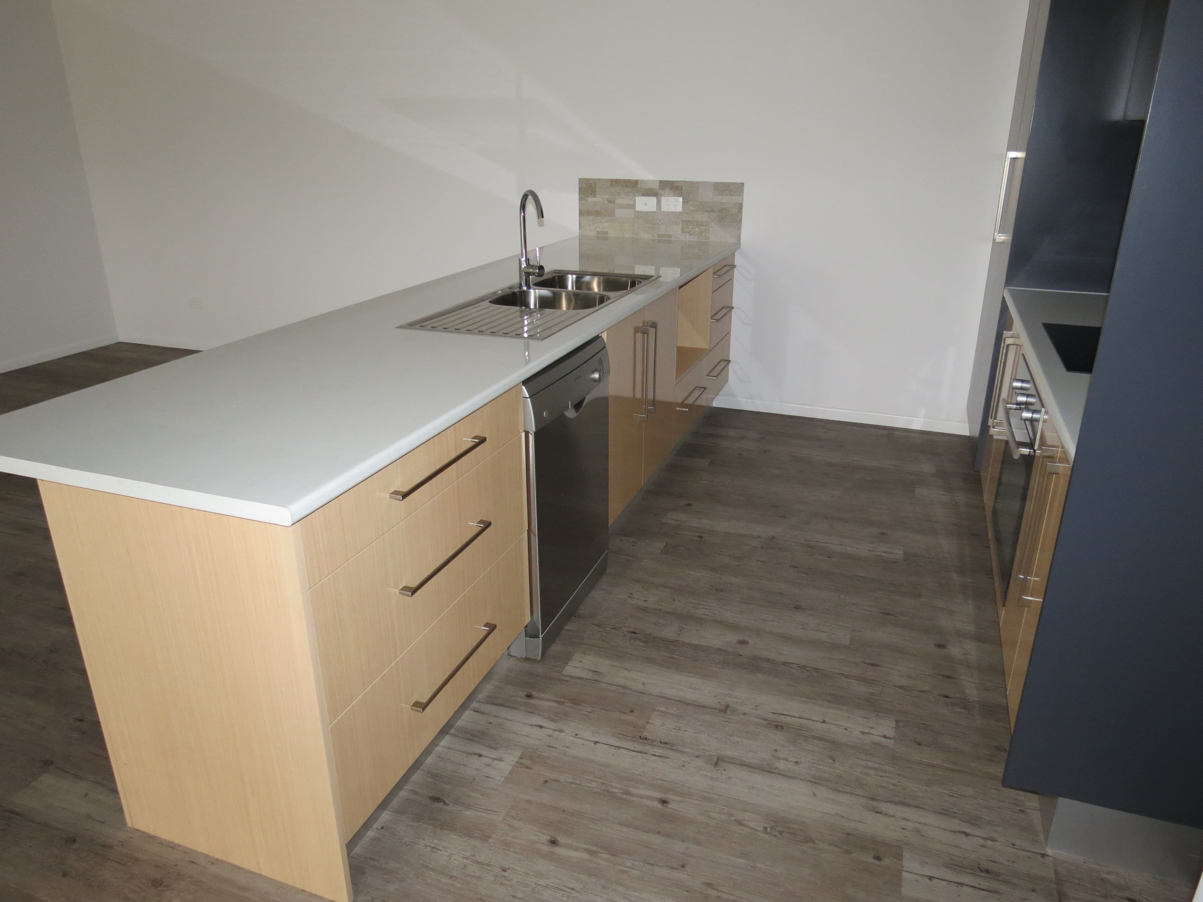 10 Milliken Street, Emerald QLD 4720, Emerald - Thumbnail 5