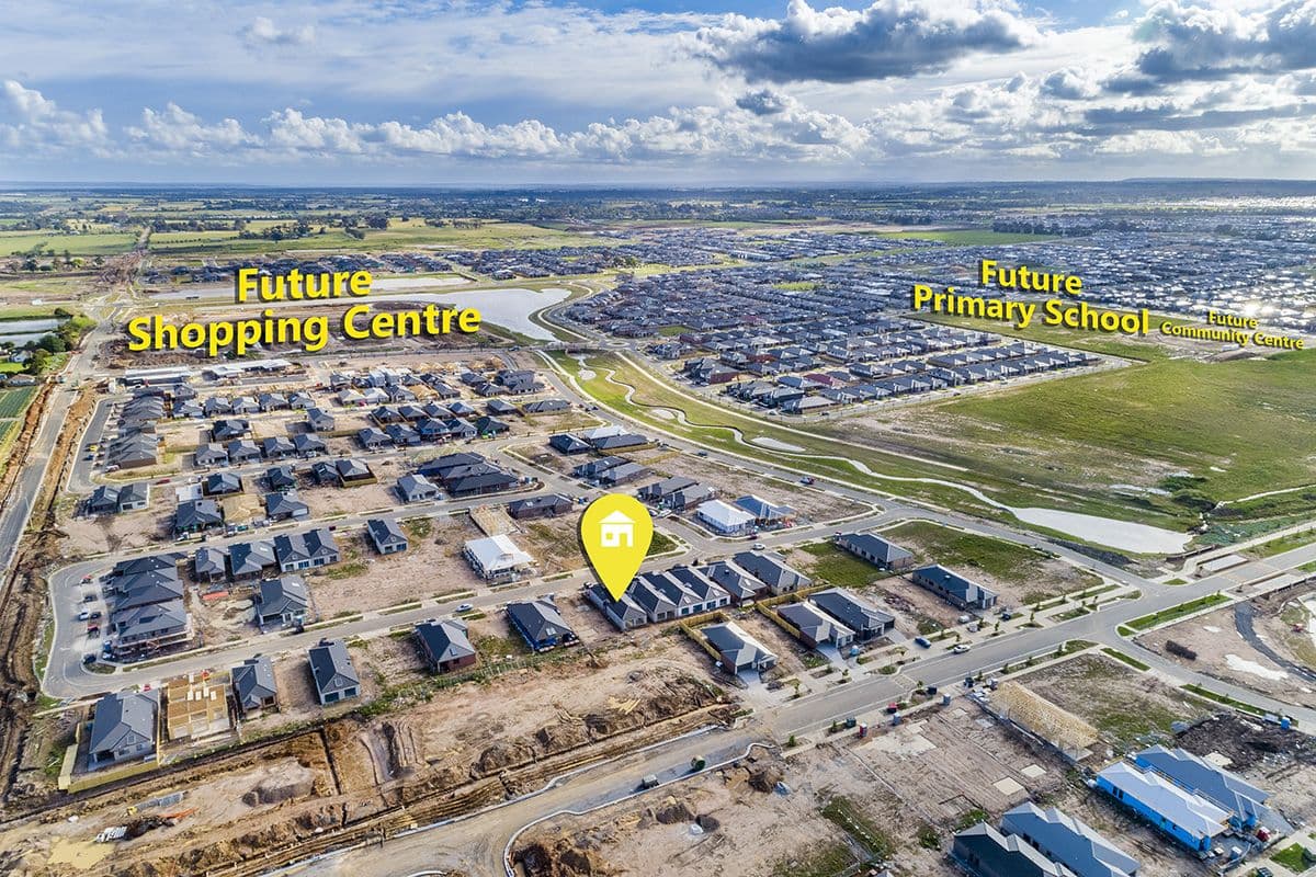 54 Walhallow Drive, Clyde North VIC 3978, Clyde North - Thumbnail 2