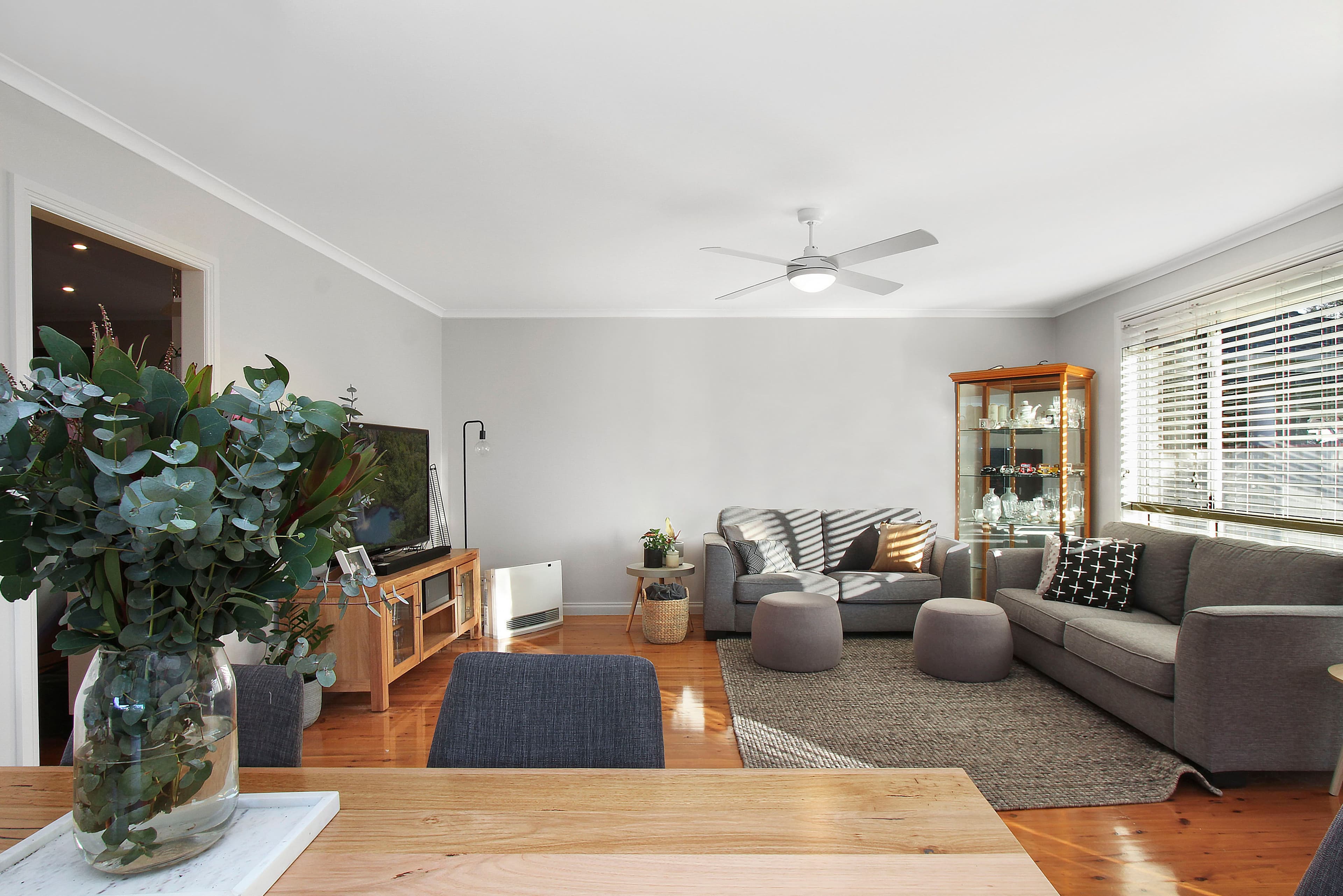 10 Isa Close, Bossley Park NSW 2176, Bossley Park - Thumbnail 2