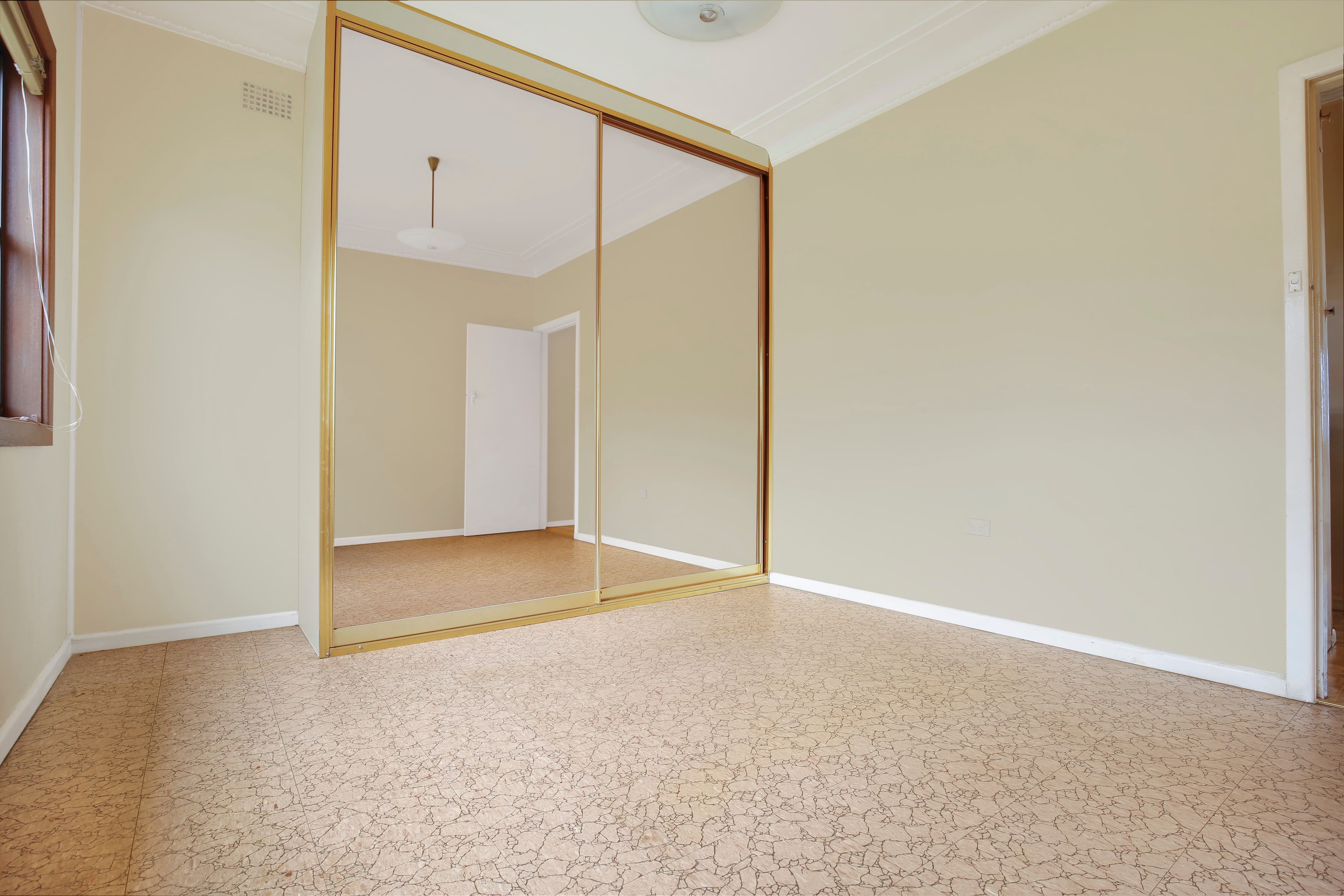 21 St Cloud Crescent, Lake Heights - Thumbnail 5