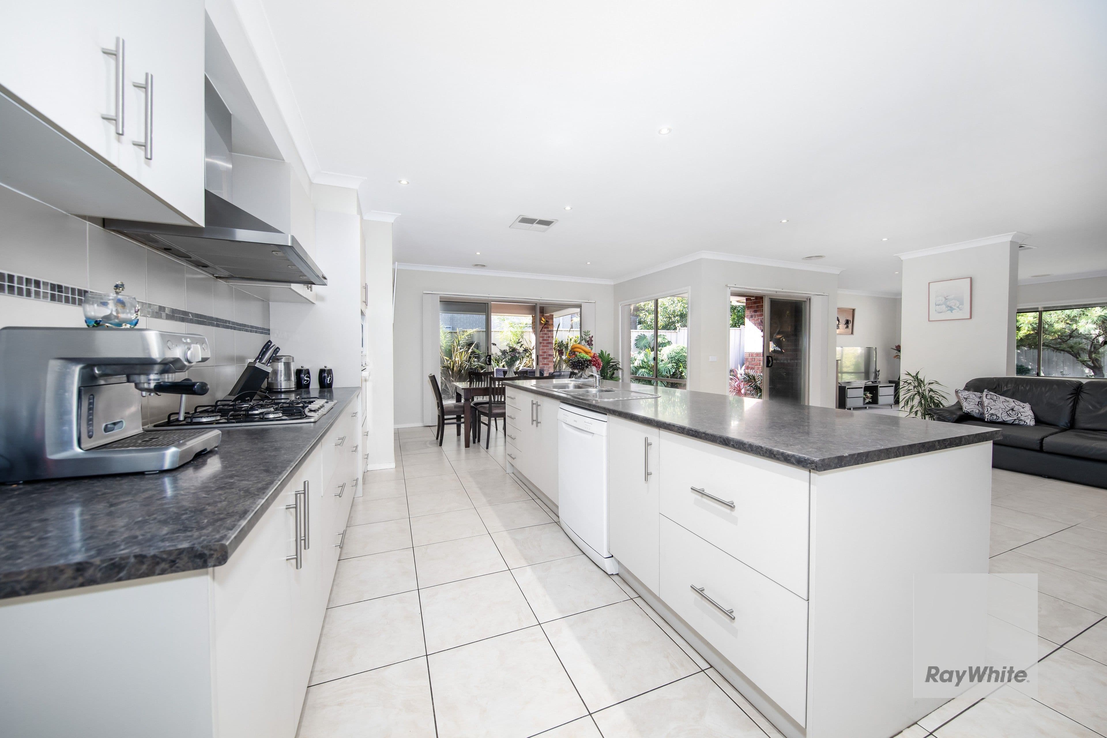 11 Glenbrook Avenue, Cairnlea VIC 3023, Cairnlea - Thumbnail 6