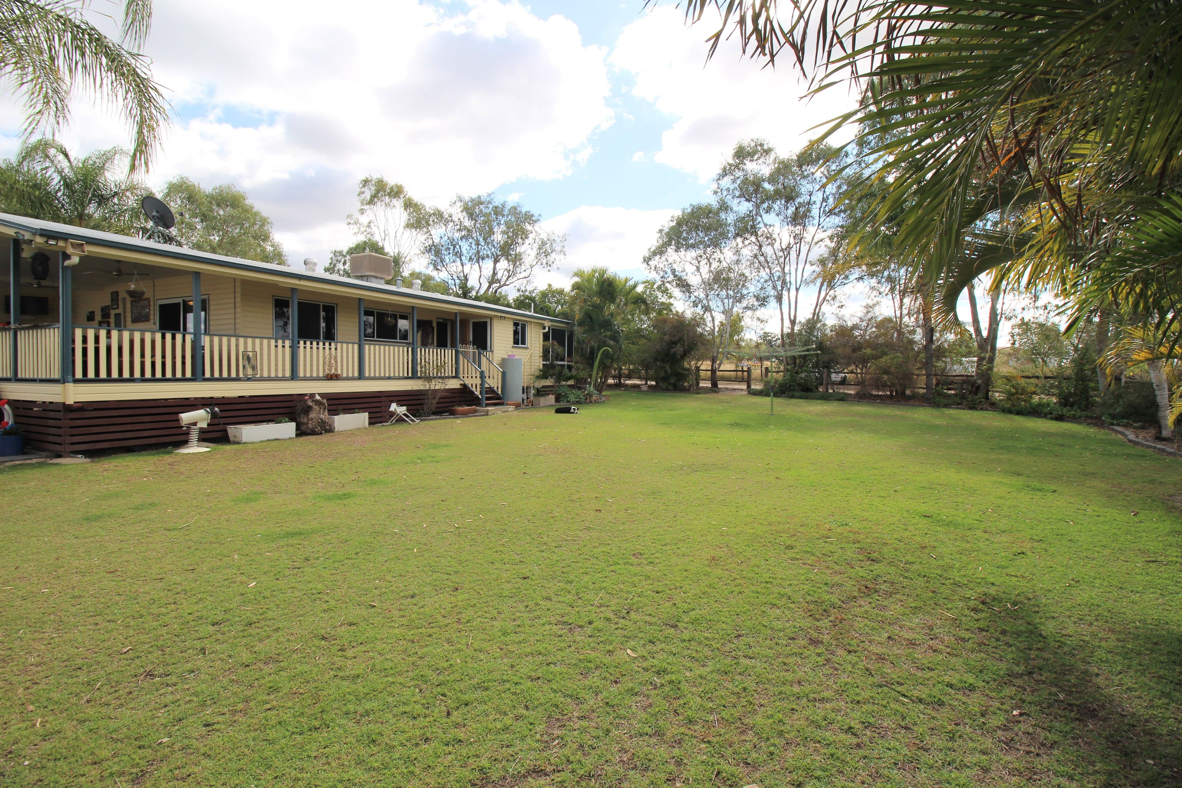 1033 Selma Road, Emerald QLD 4720, Emerald - Thumbnail 2