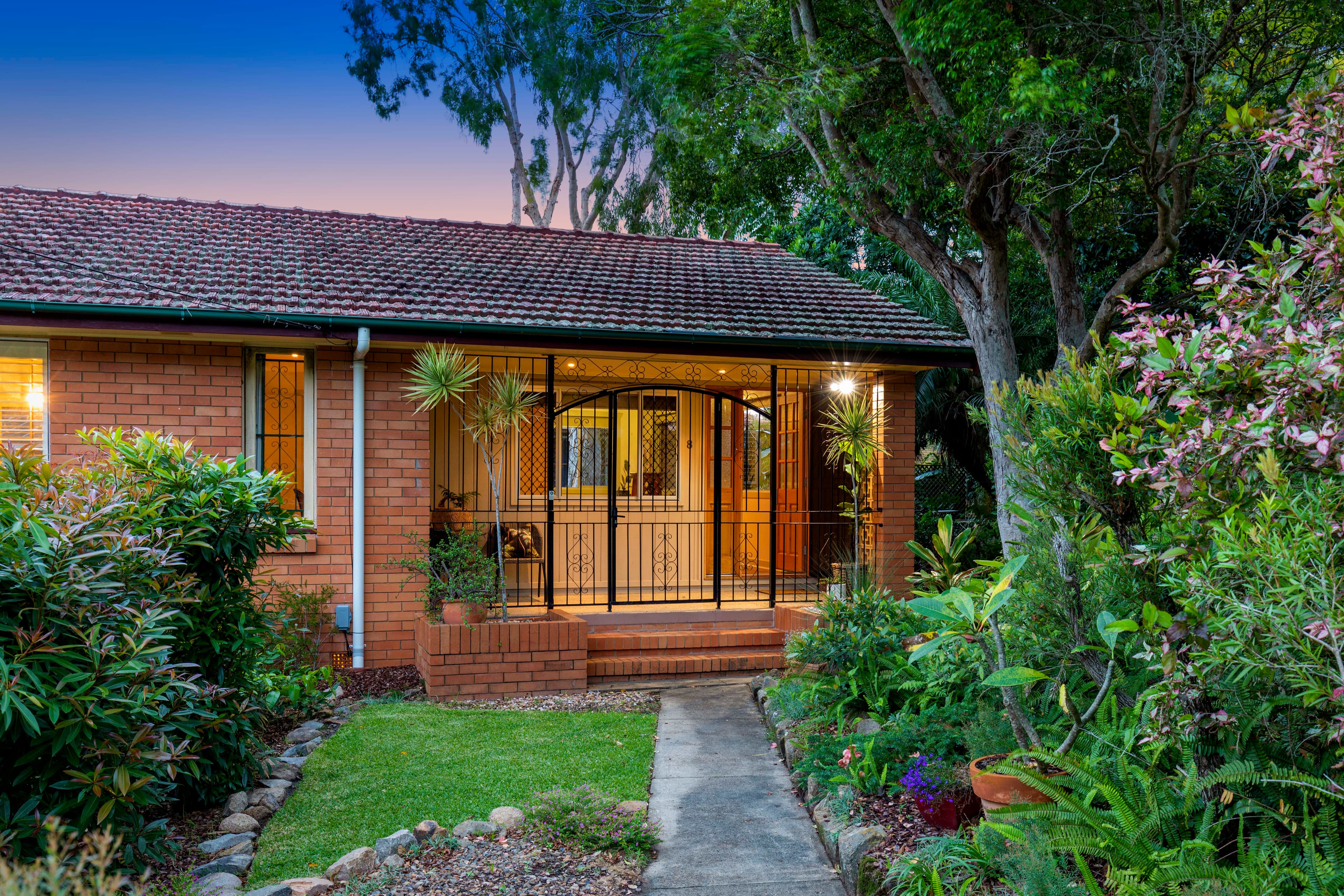 8 Habana Street, The Gap QLD 4061, The Gap - Thumbnail 2