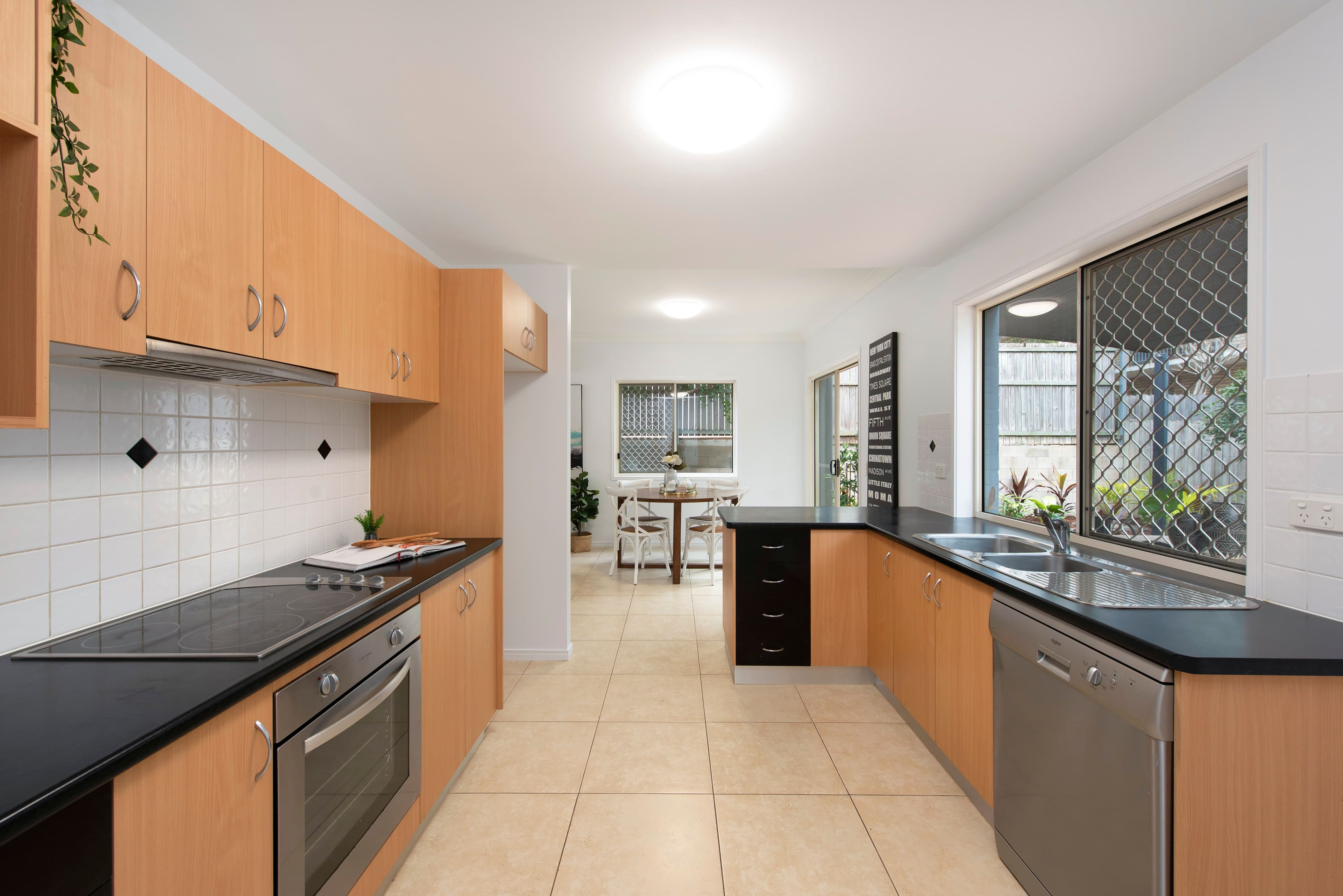 38 Pembroke Street, Carina QLD 4152, Carina - Thumbnail 3