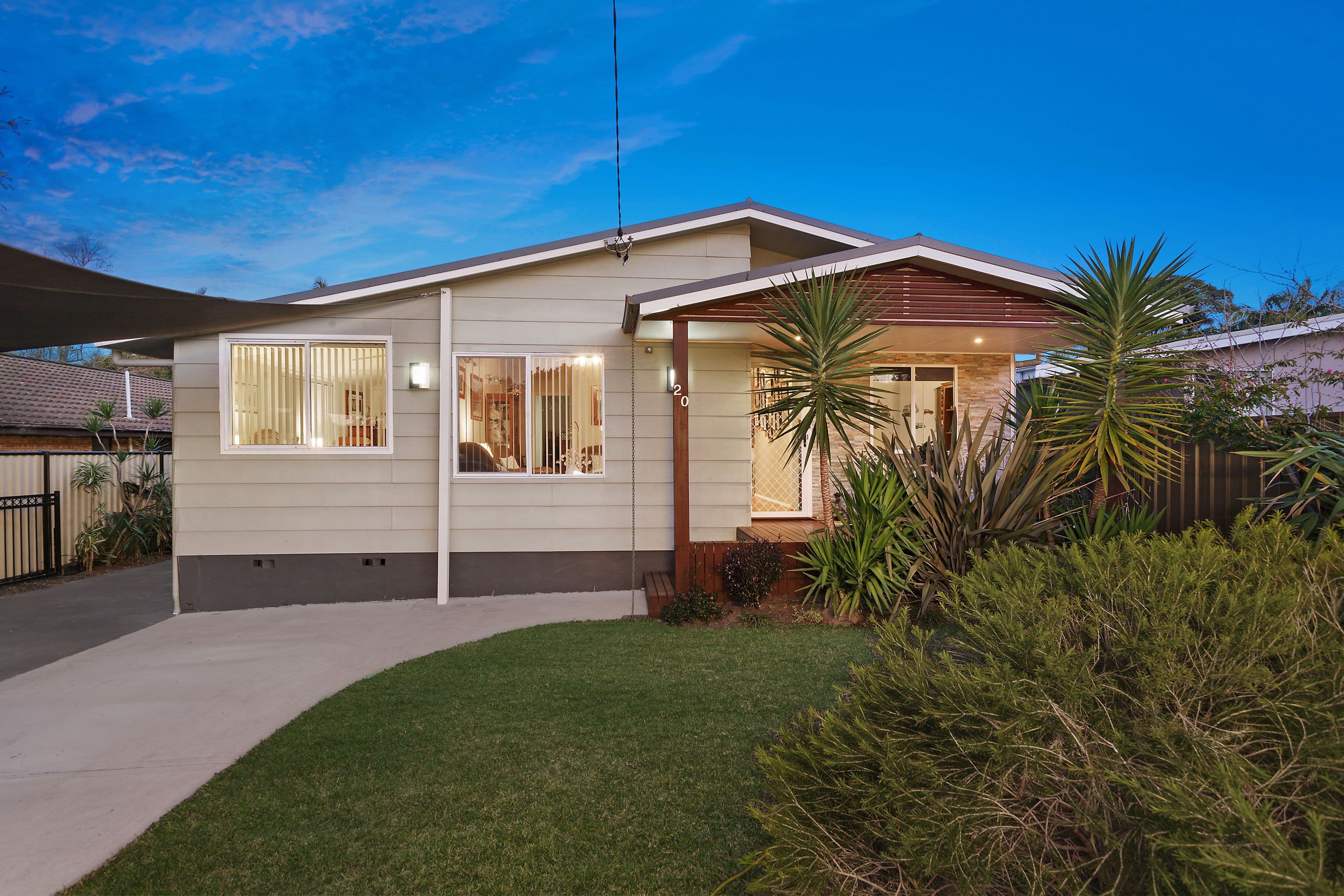 20 Hazel Close, Berkeley Vale - Image 1