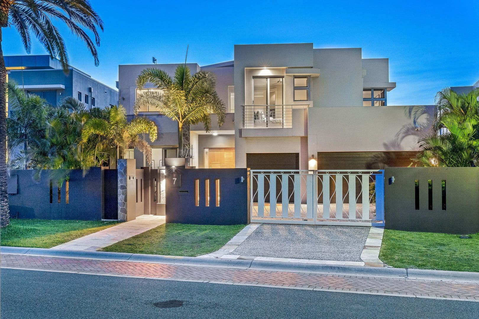 7 Kensington Mews, Sovereign Islands QLD 4216, Paradise Point - Thumbnail 3