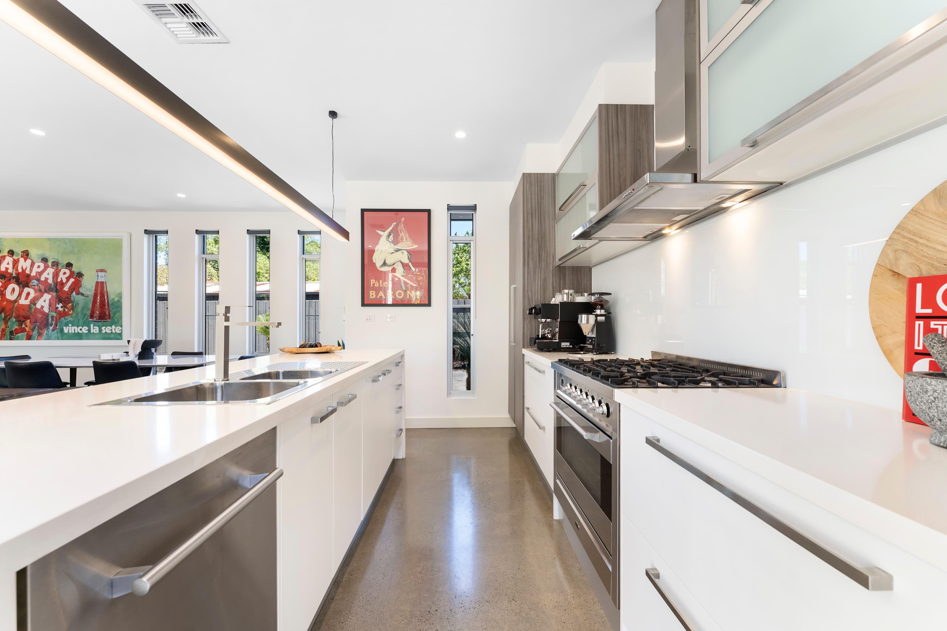 2 Hampstead Crescent, Glen Waverley VIC 3150, Glen Waverley - Thumbnail 3